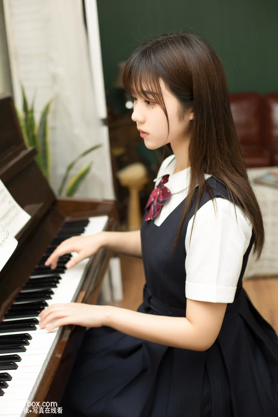 镜酱 NO.005 不知梦 制服 - 在线看可下载原图