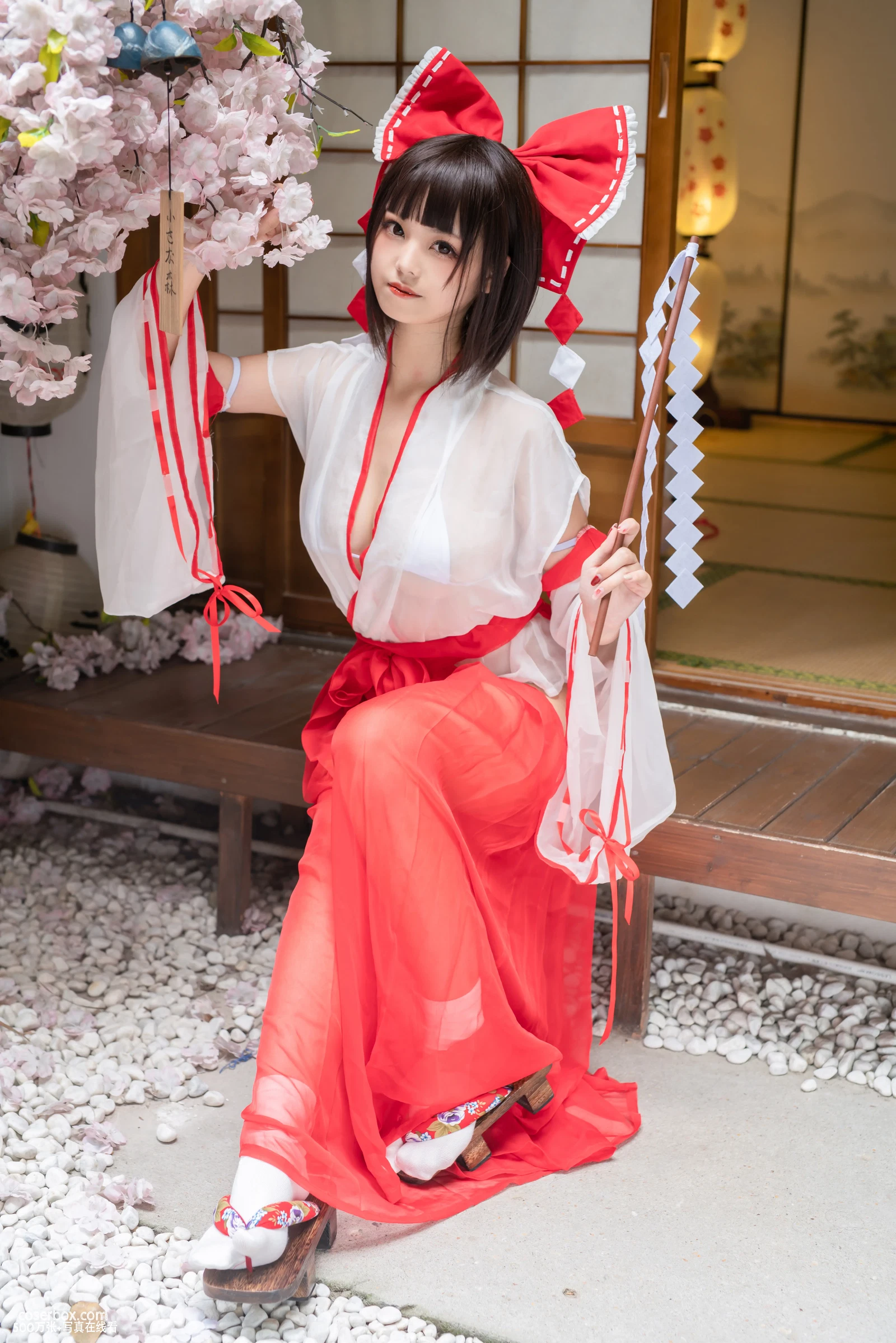 蜜汁猫裘 NO.043 透明巫女姐姐 [61P-702M] - 在线看可下载原图