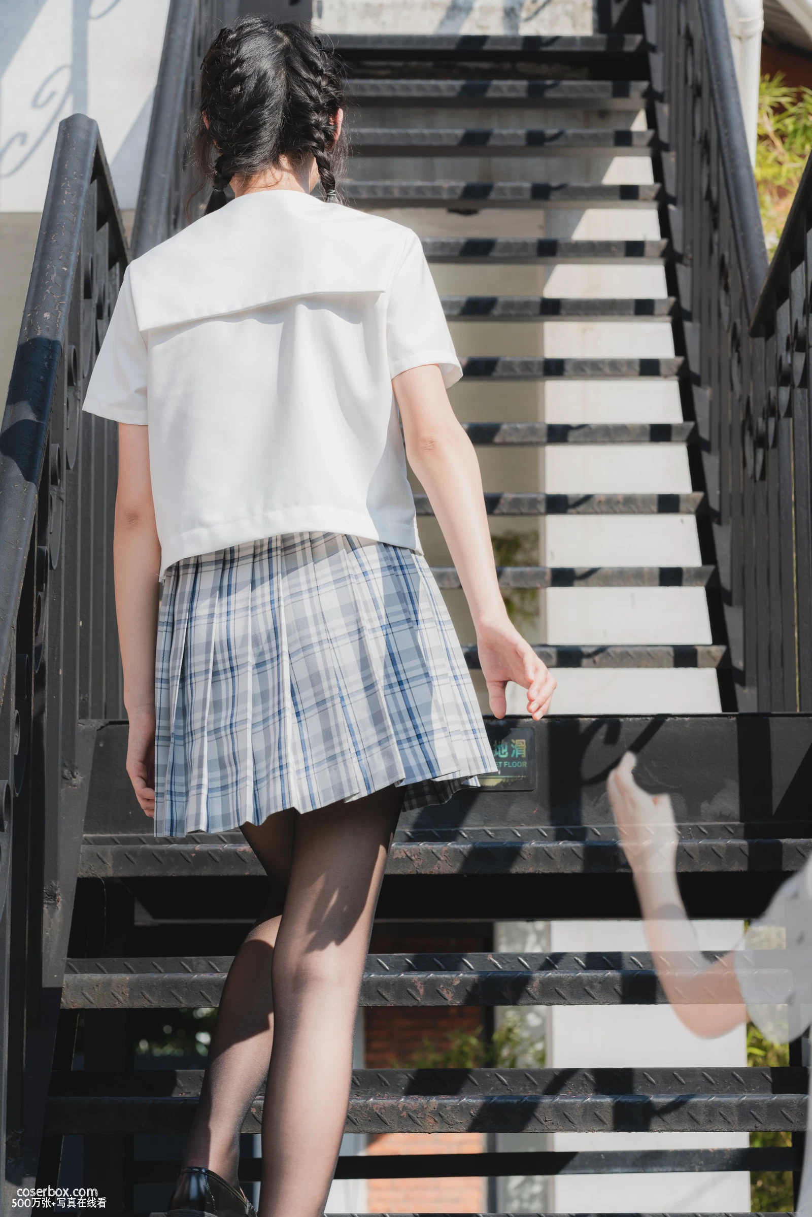 西瓜少女 NO.001制服的西瓜 - 在线看可下载原图