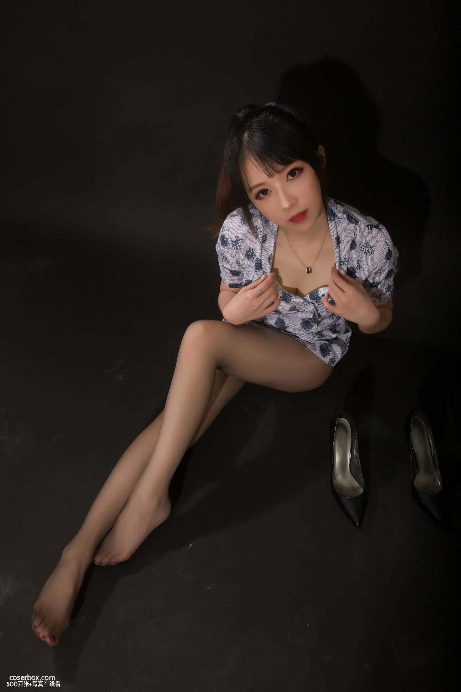 小女巫露娜 NO.005 东航棚拍 - 在线看可下载原图