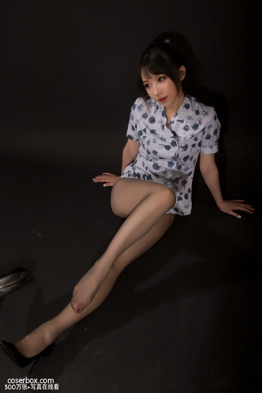 小女巫露娜 NO.005 东航棚拍 - 在线看可下载原图