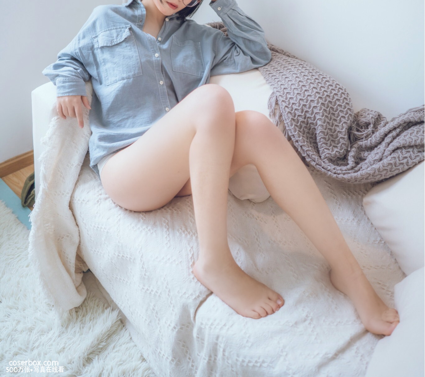 逐月SU NO.015 蓝色衬衫发布 [17P 76 - 在线看可下载原图