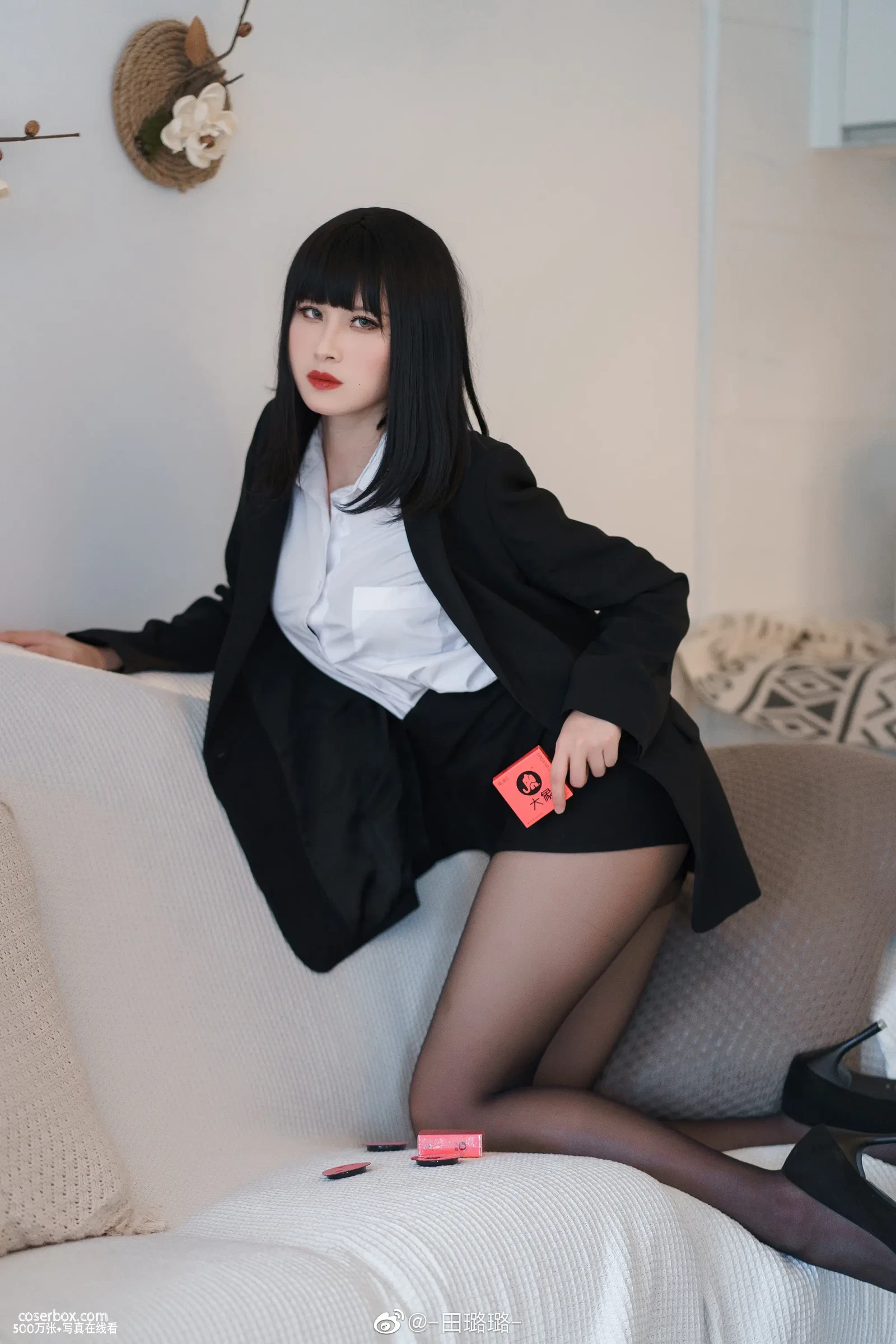 田璐璐 NO.001 OL本 [34P 5.77MB] - 在线看可下载原图