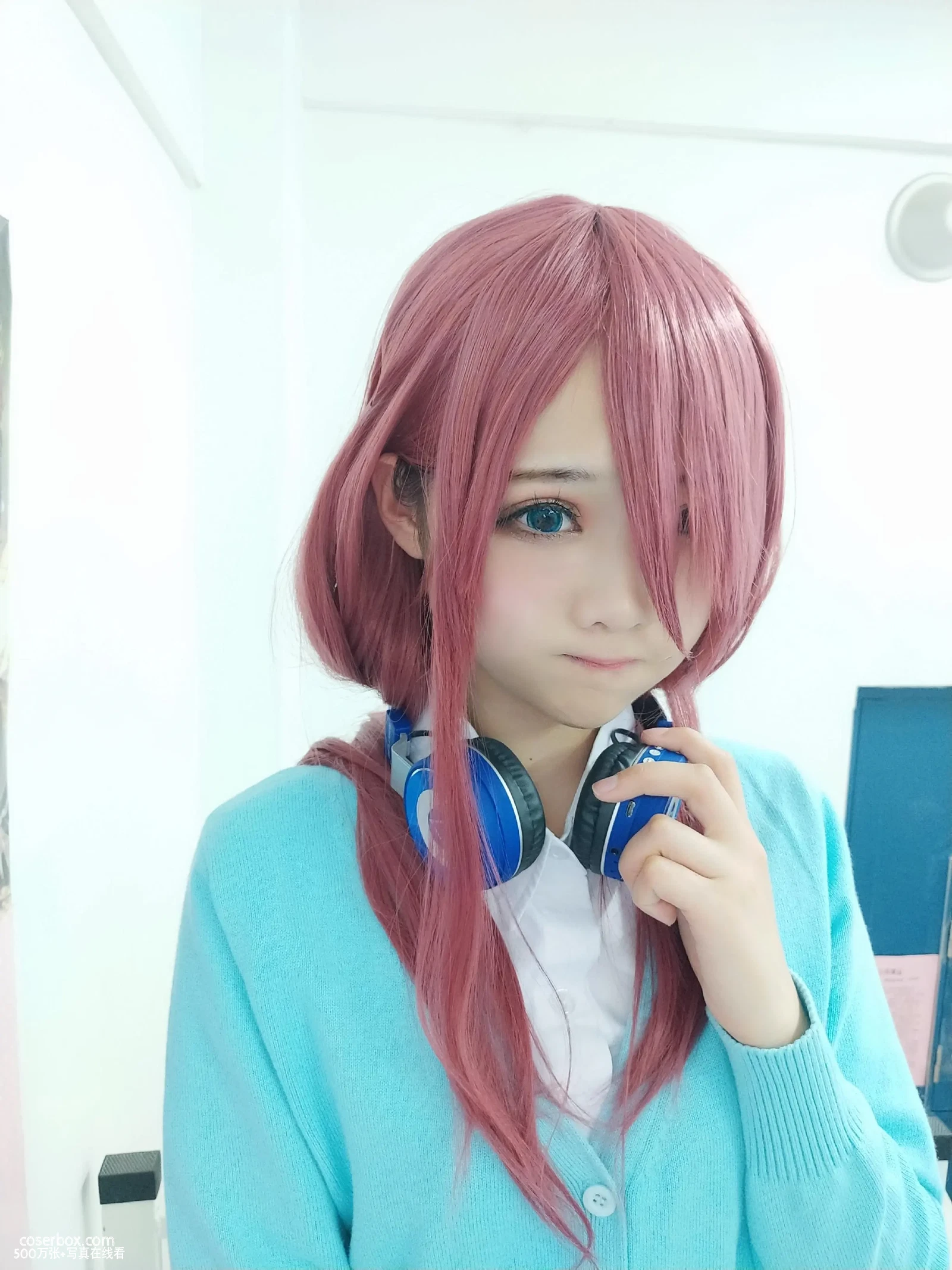 羽天Shine NO.02 五等分的花嫁COS可爱三玖表情包 [8P 21.03MB] - 在线看可下载原图