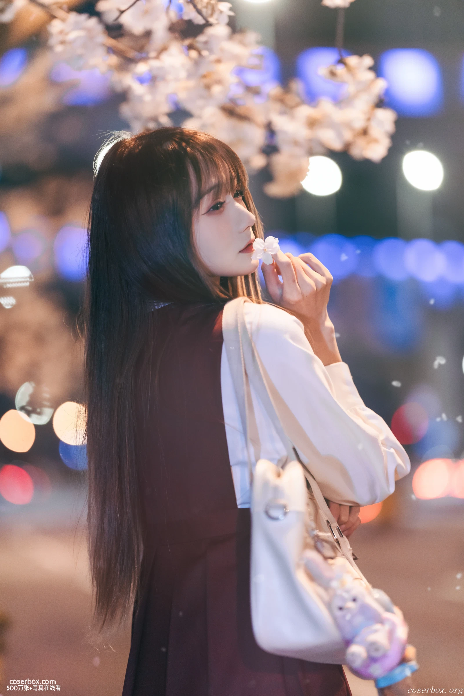 兔子Zzz不吃胡萝卜 NO.023 邂逅樱花雨 [21P 516.52MB] - 在线看可下载原图
