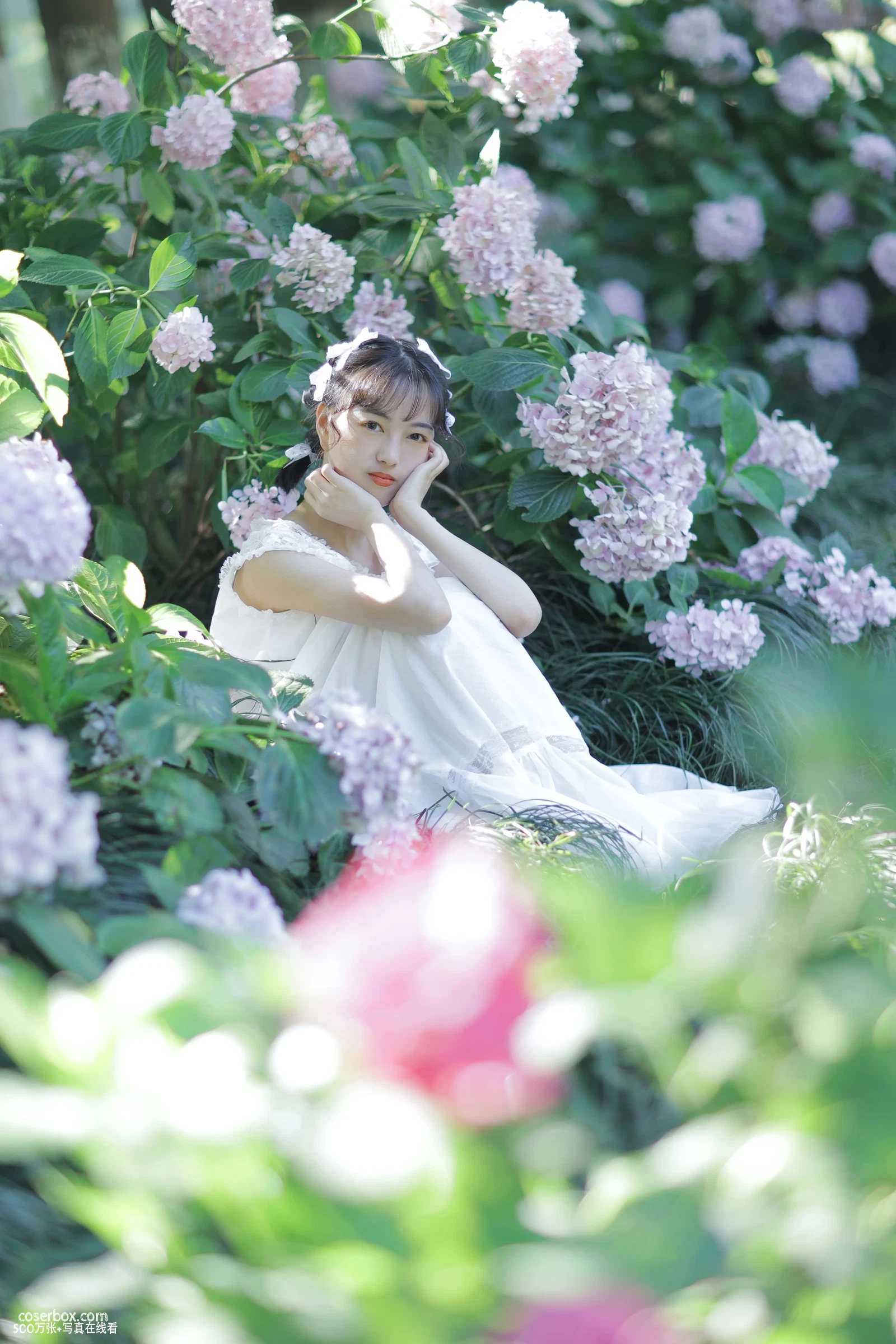 [YITUYU艺图语] 2022.05.25 NO.1375 花儿与少女 欣雨 [23P-195MB] - 在线看可下载原图