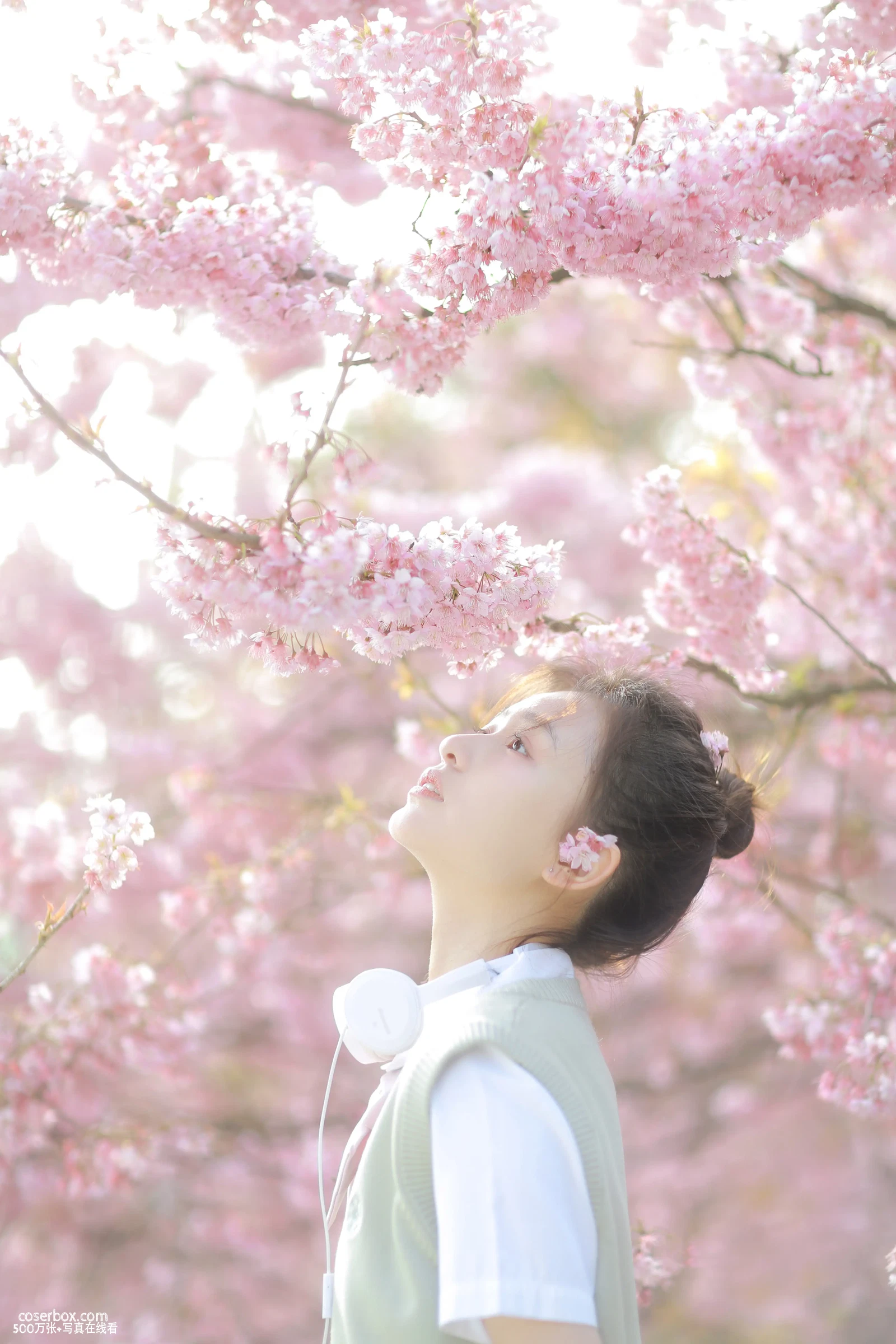 [YITUYU艺图语] 2022.05.11 NO.1250 樱花下的春日心动 瑞秋的快乐人生 [22P-160MB] - 在线看可下载原图