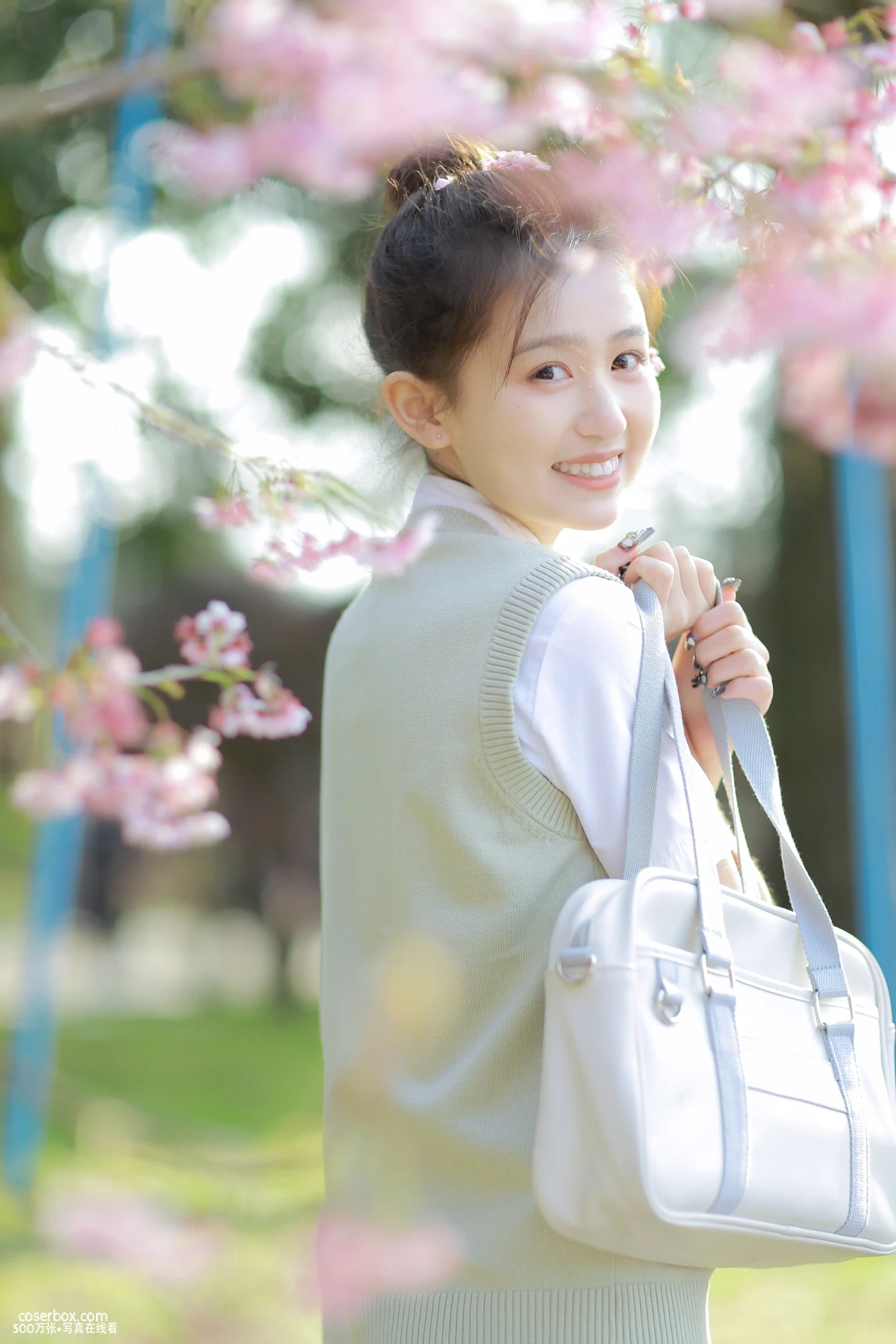 [YITUYU艺图语] 2022.05.11 NO.1250 樱花下的春日心动 瑞秋的快乐人生 [22P-160MB] - 在线看可下载原图