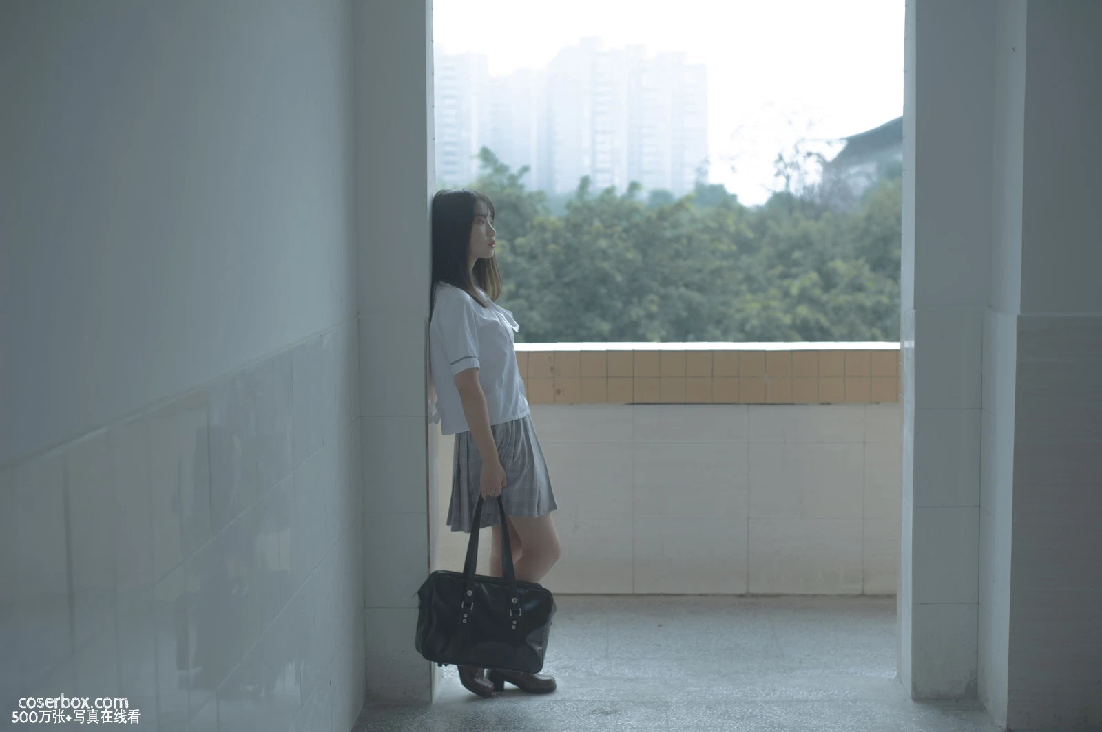 [YITUYU艺图语] 2022.05.29 NO.1414 迷雾校园 紫卿 [19P-105MB] - 在线看可下载原图