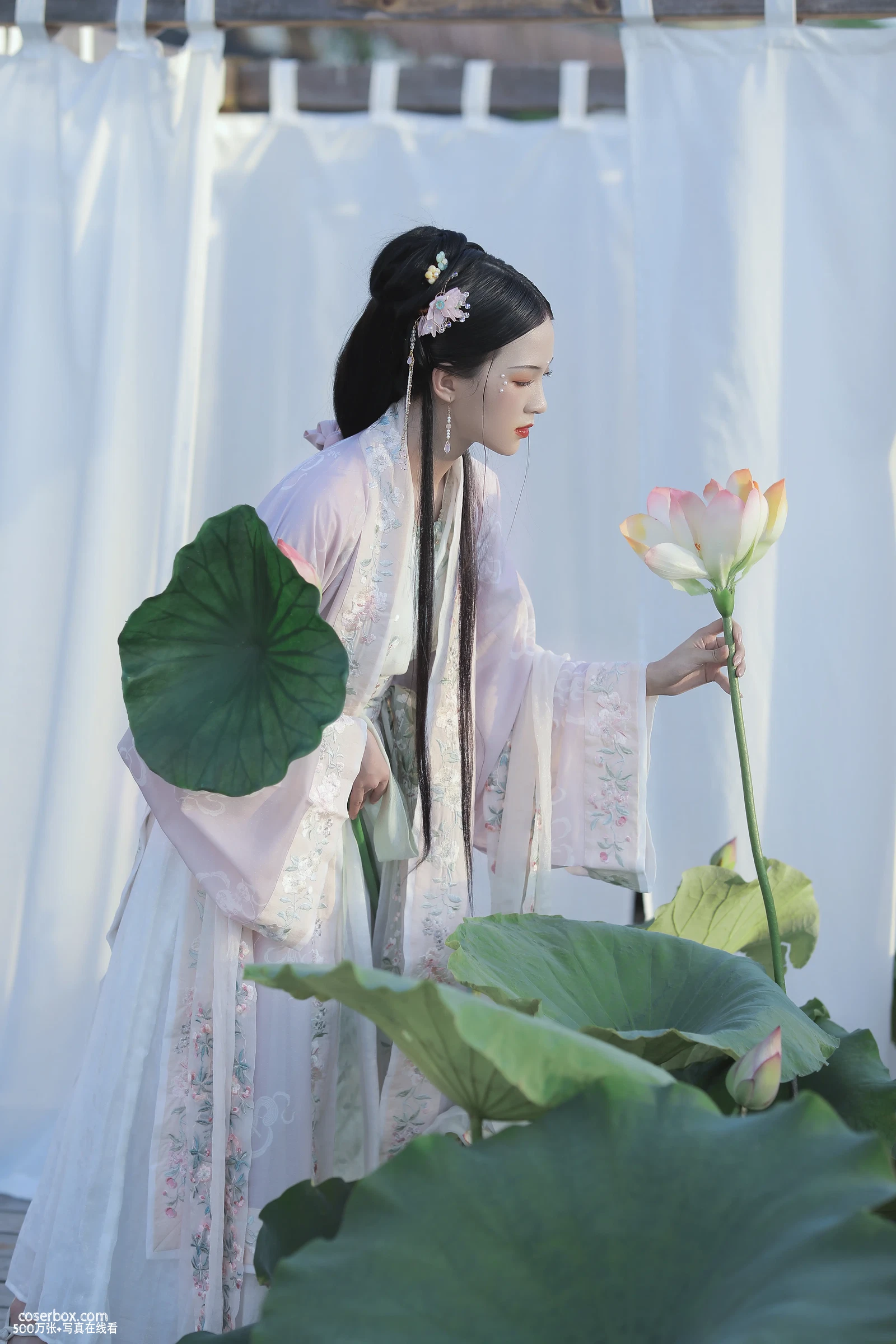 [YITUYU艺图语] 2022.05.30 NO.1421 芙蓉 ella [22P-348MB] - 在线看可下载原图