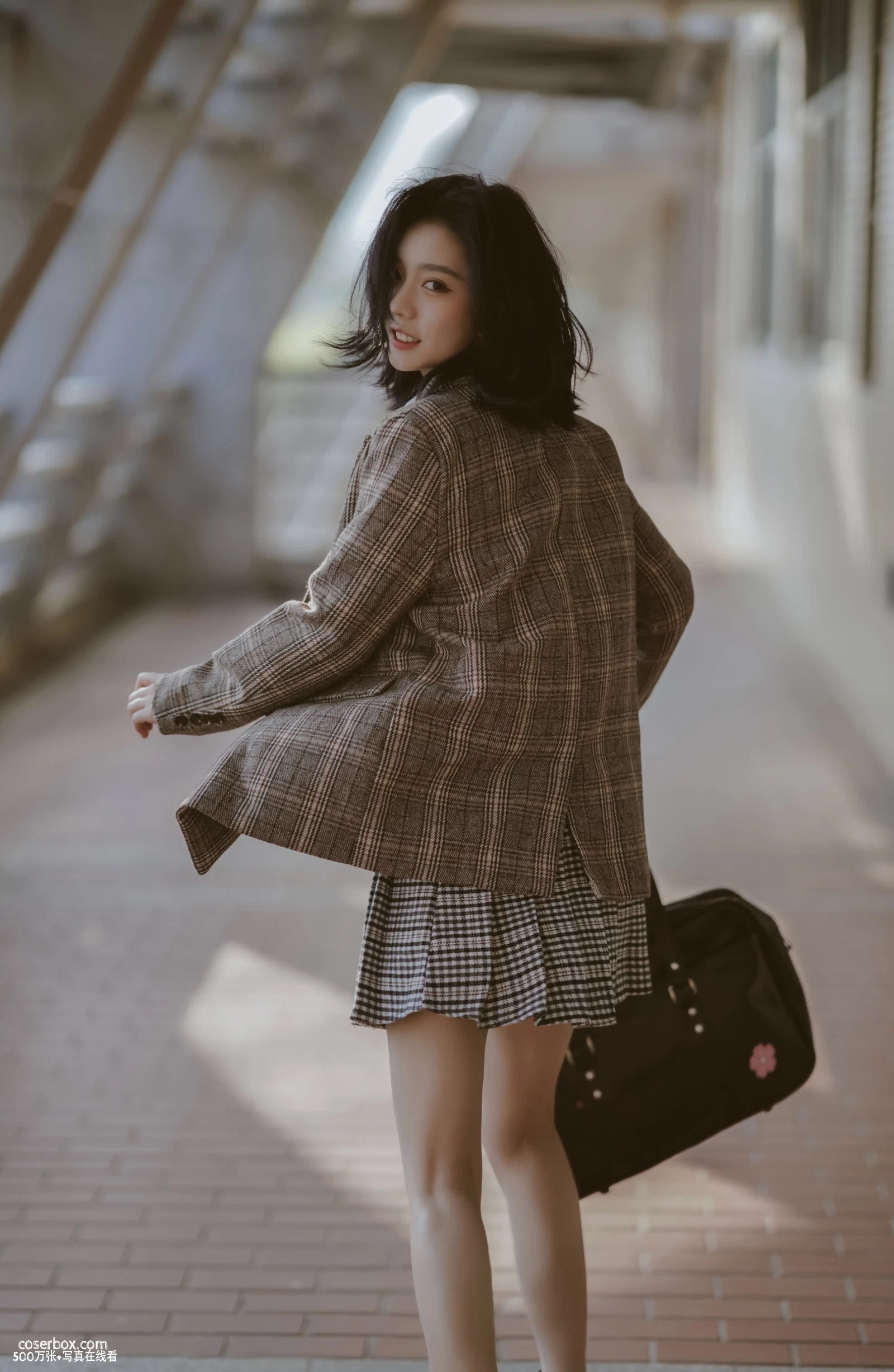 [YITUYU艺图语] 2022.05.22 NO.1351 你的眼中明暗交杂一笑生花 Enndme [33P-305MB] - 在线看可下载原图