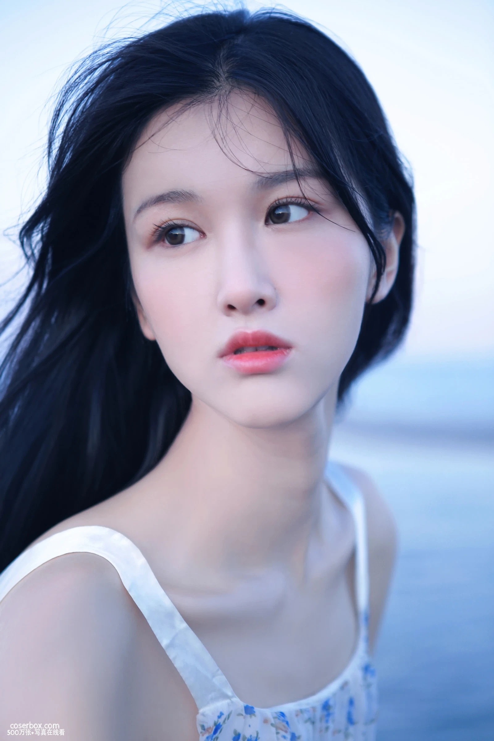 [YITUYU艺图语] 2022.05.15 NO.1286 很靠近海 尚雨茜Momooly [25P-201MB] - 在线看可下载原图