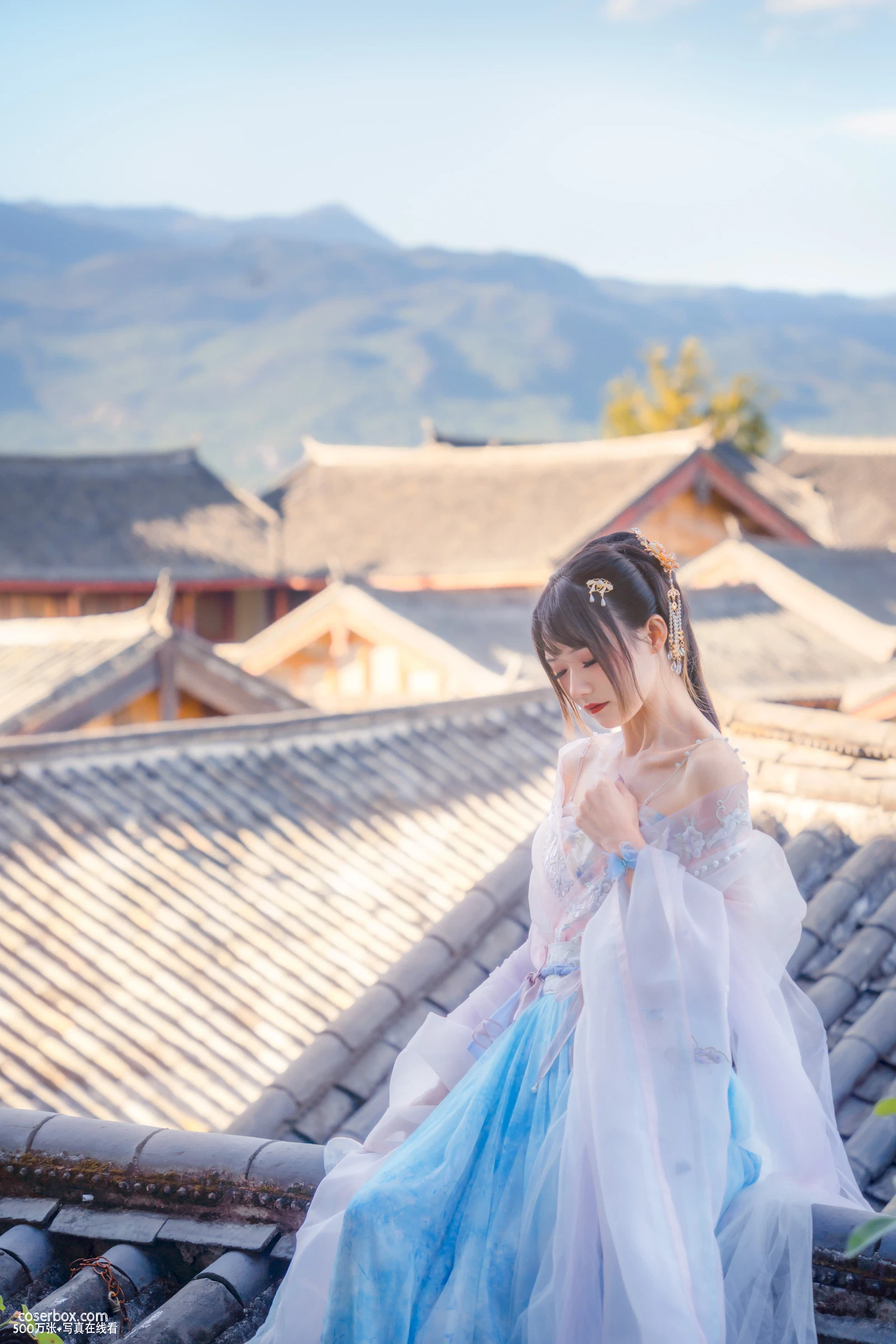 [YITUYU艺图语] 2022.05.14 NO.1274 丽江屋顶 兔子Zzz不吃胡萝卜 [22P-169MB] - 在线看可下载原图