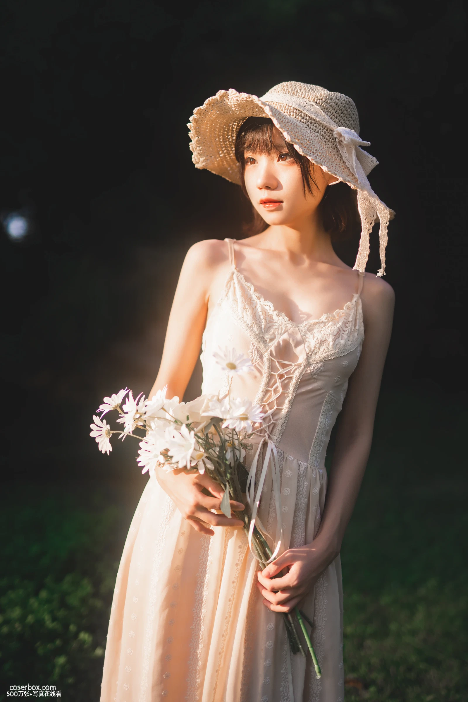 [YITUYU艺图语] 2022.06.09 NO.1521 贩卖黄昏 花柒Hana [25P-456MB] - 在线看可下载原图