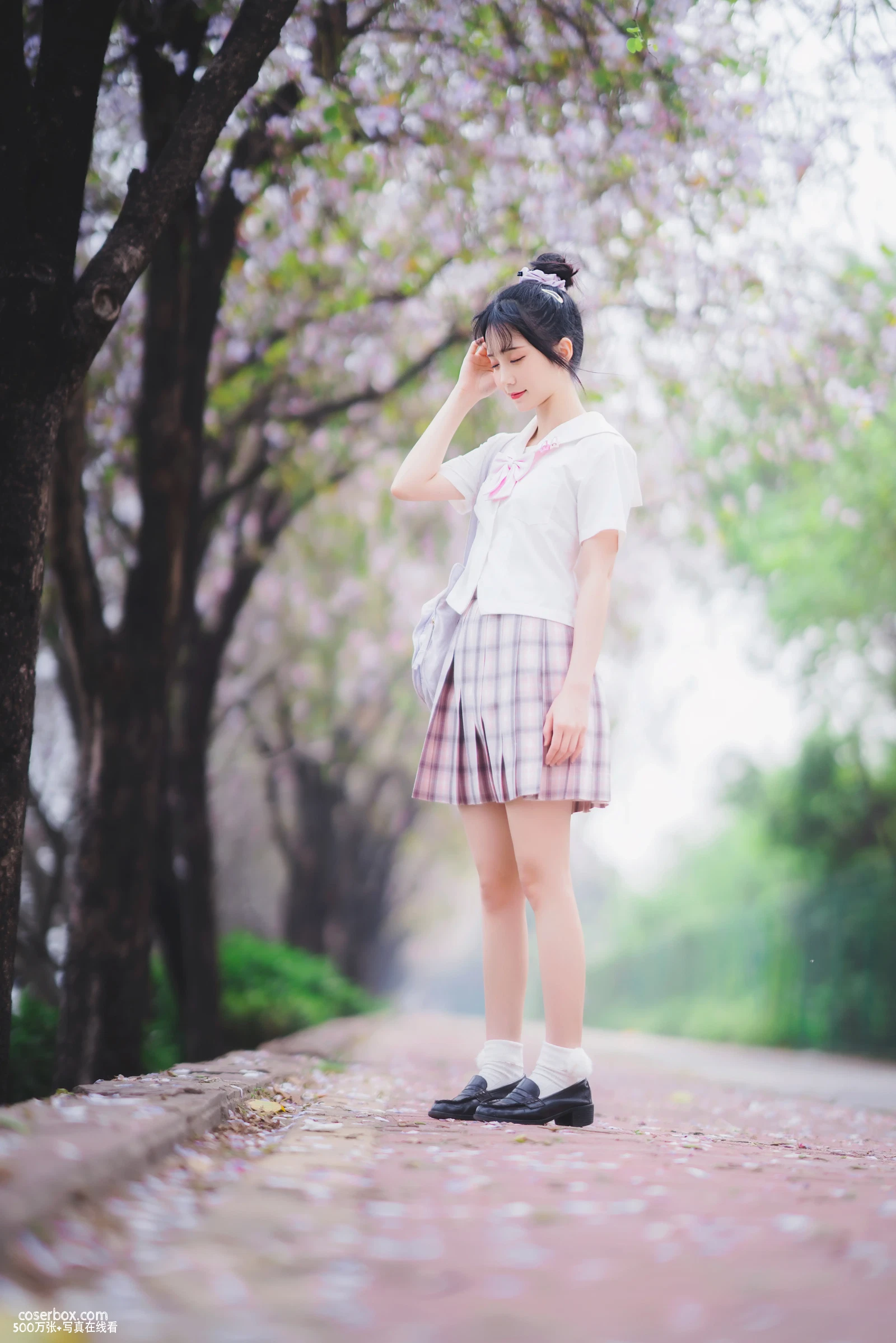 [YITUYU艺图语] 2022.06.21 NO.1635 花与少女 思涼poi [34P-646MB] - 在线看可下载原图