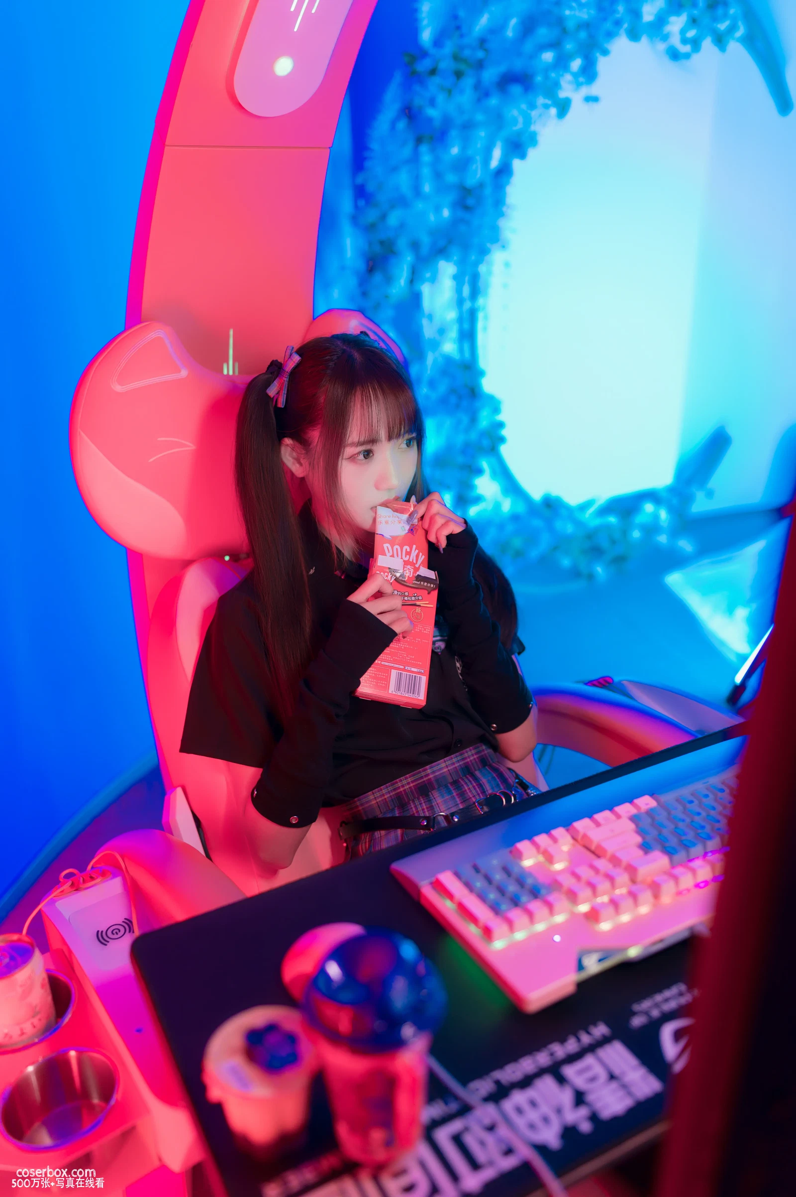 [YITUYU艺图语] 2022.06.09 NO.1520 电竞少女 兔子Zzz不吃胡萝卜 [21P-215MB] - 在线看可下载原图