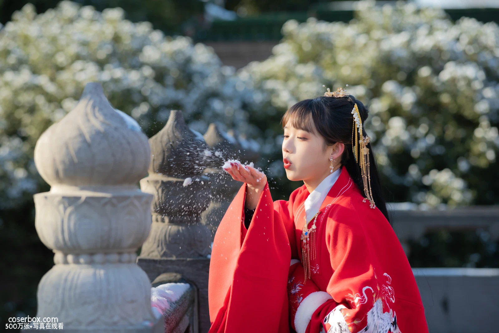 [YITUYU艺图语] 2022.06.18 NO.1610 深宫雪 兔子Zzz不吃胡萝卜 [27P-266MB] - 在线看可下载原图