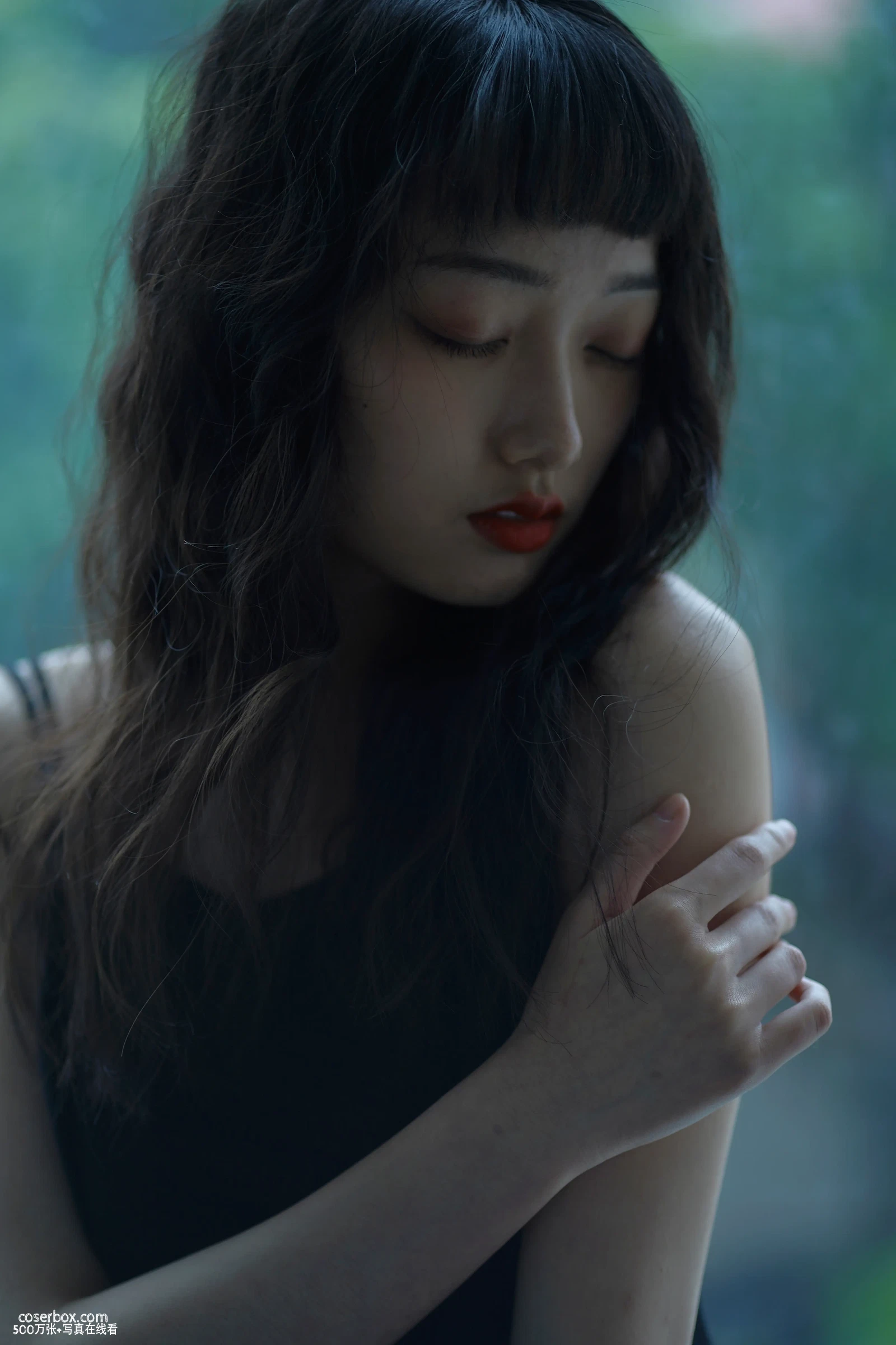 [YITUYU艺图语] 2022.06.07 NO.1497 被雨伤透 潇潇 [26P-307MB] - 在线看可下载原图