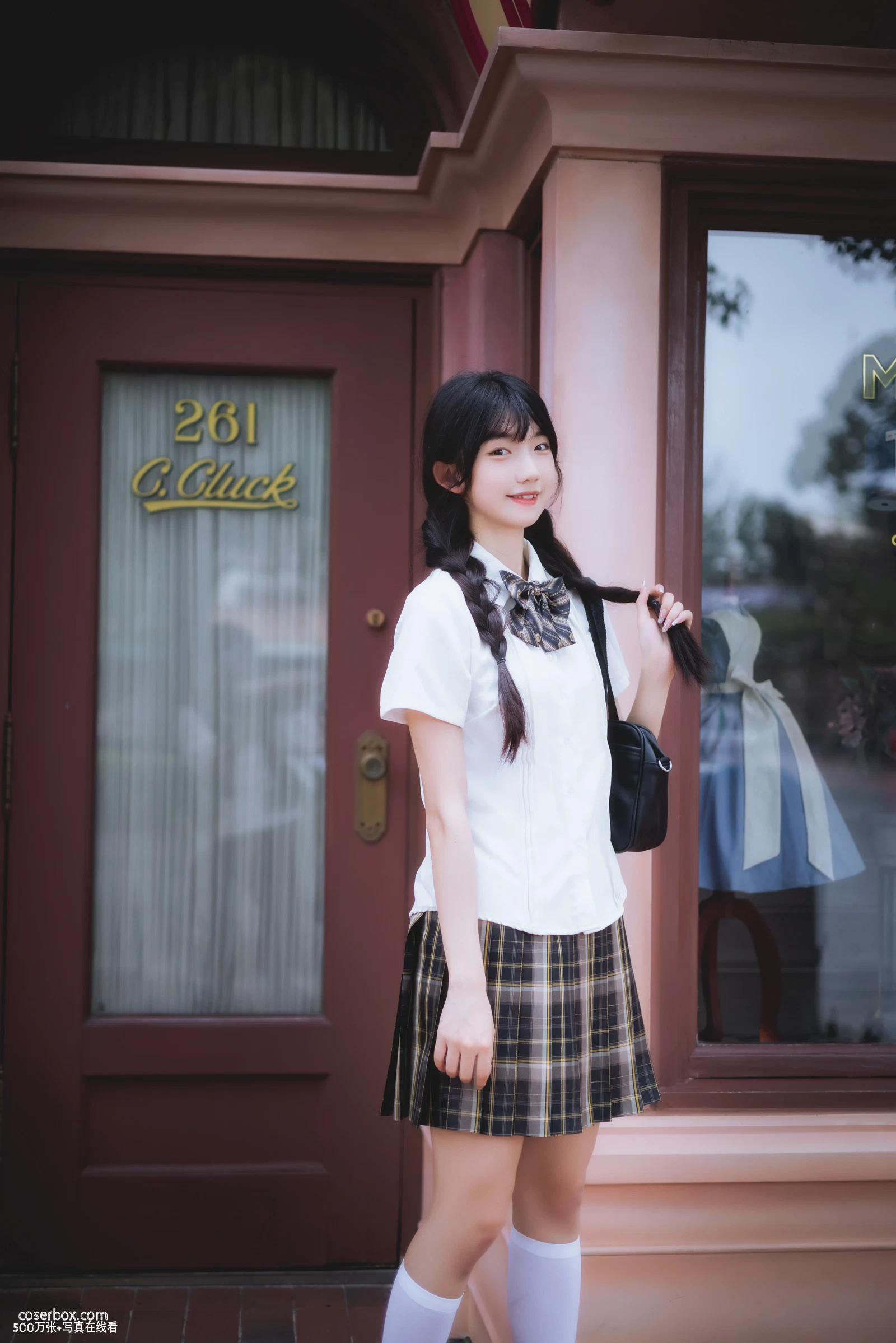 [YITUYU艺图语] 2022.06.13 NO.1561 迪士尼在逃JK 姚恩星_ [45P-835MB] - 在线看可下载原图