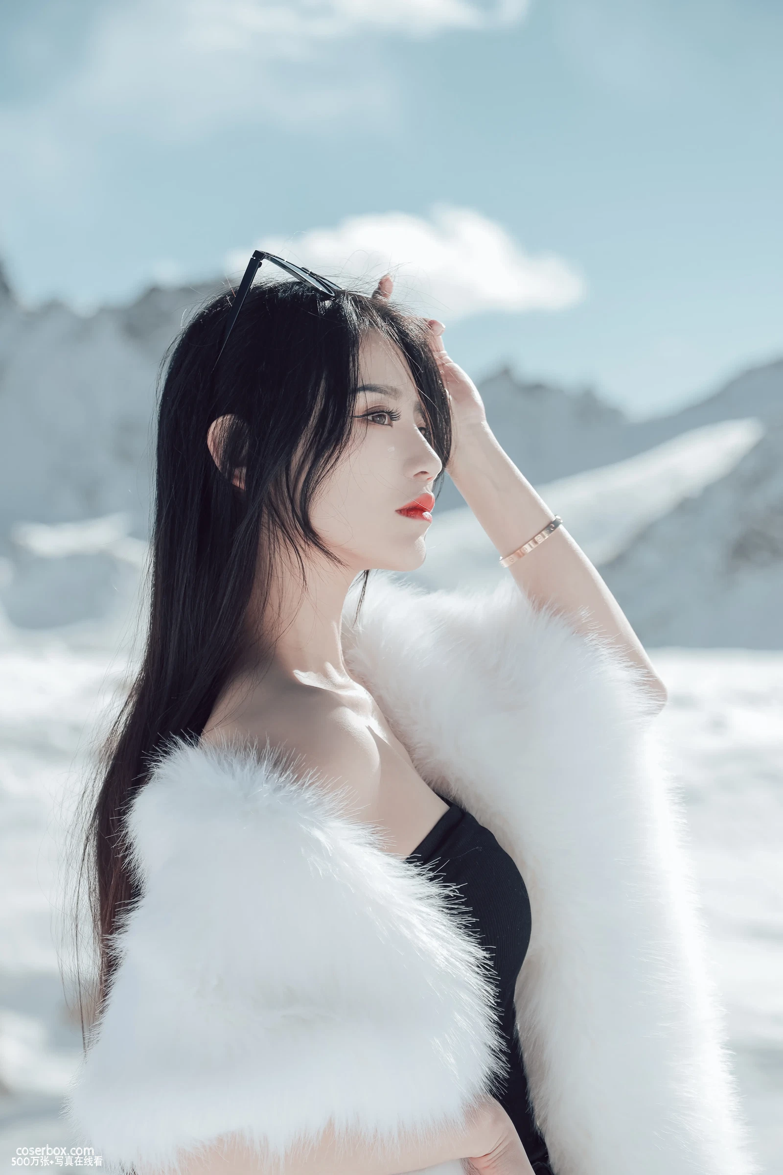 [YITUYU艺图语] 2022.06.21 NO.1634 冰雪之巅 婷婷 [33P-348MB] - 在线看可下载原图