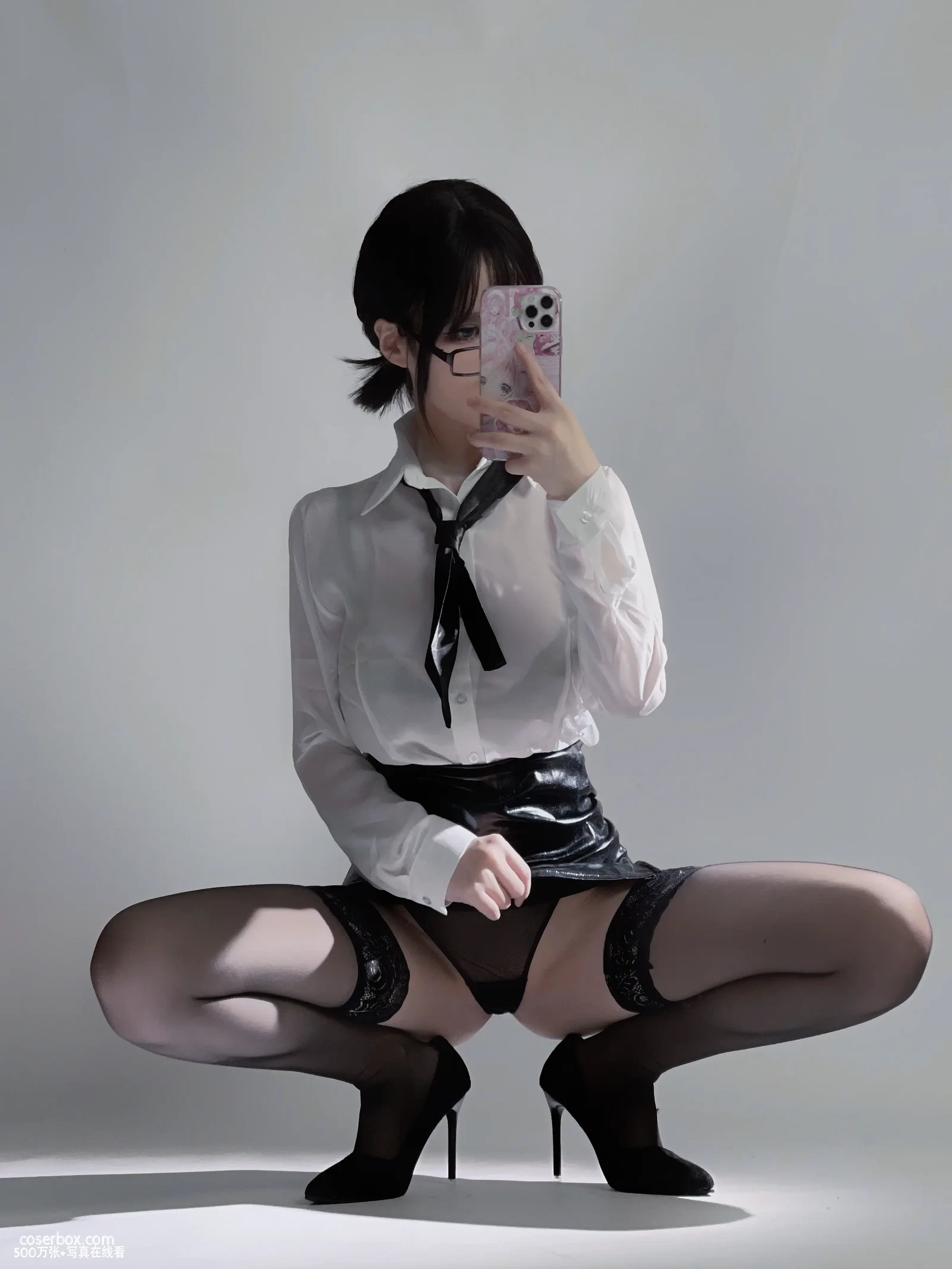 幼愛youmeko NO.001 黑丝眼镜OL - 在线看可下载原图