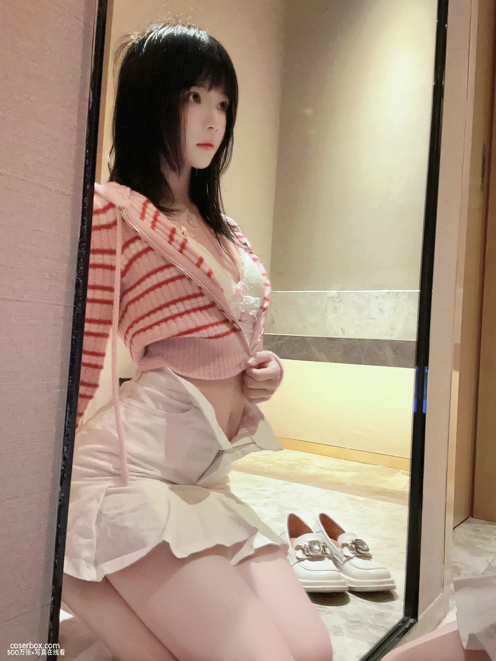 桜桃喵 2023.11.18 条纹毛衣 - 在线看可下载原图