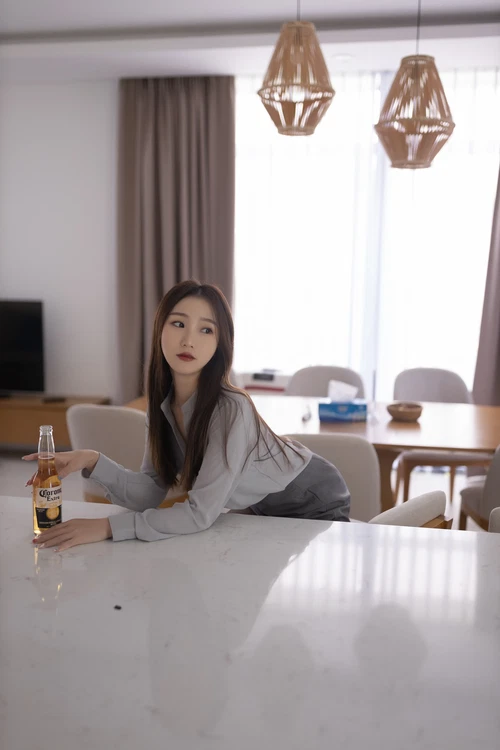 杏子 2024.01 - 在线看可下载原图
