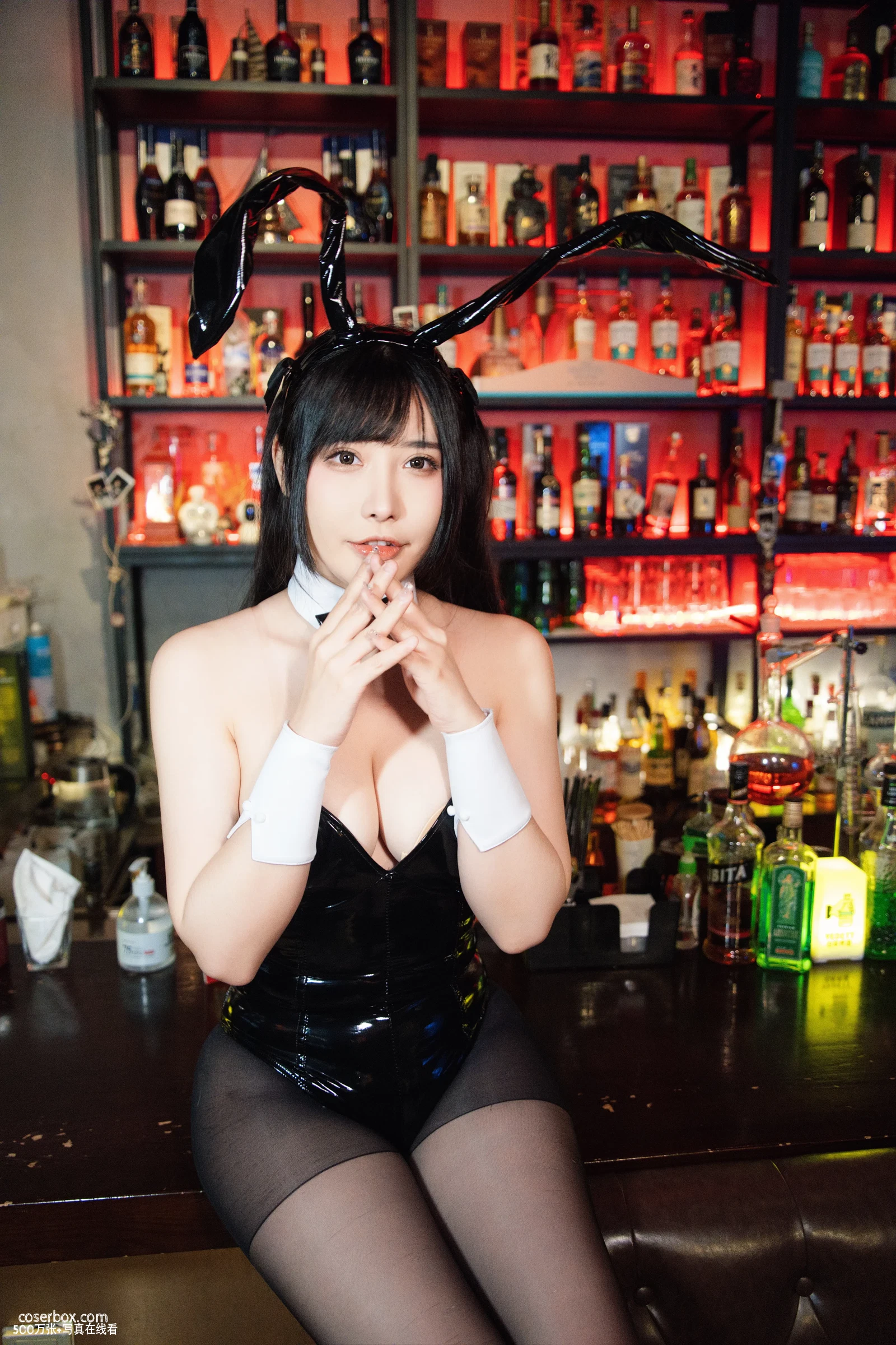 糖果果candy 2024.01.14 酒吧黑皮兔女郎 - 在线看可下载原图