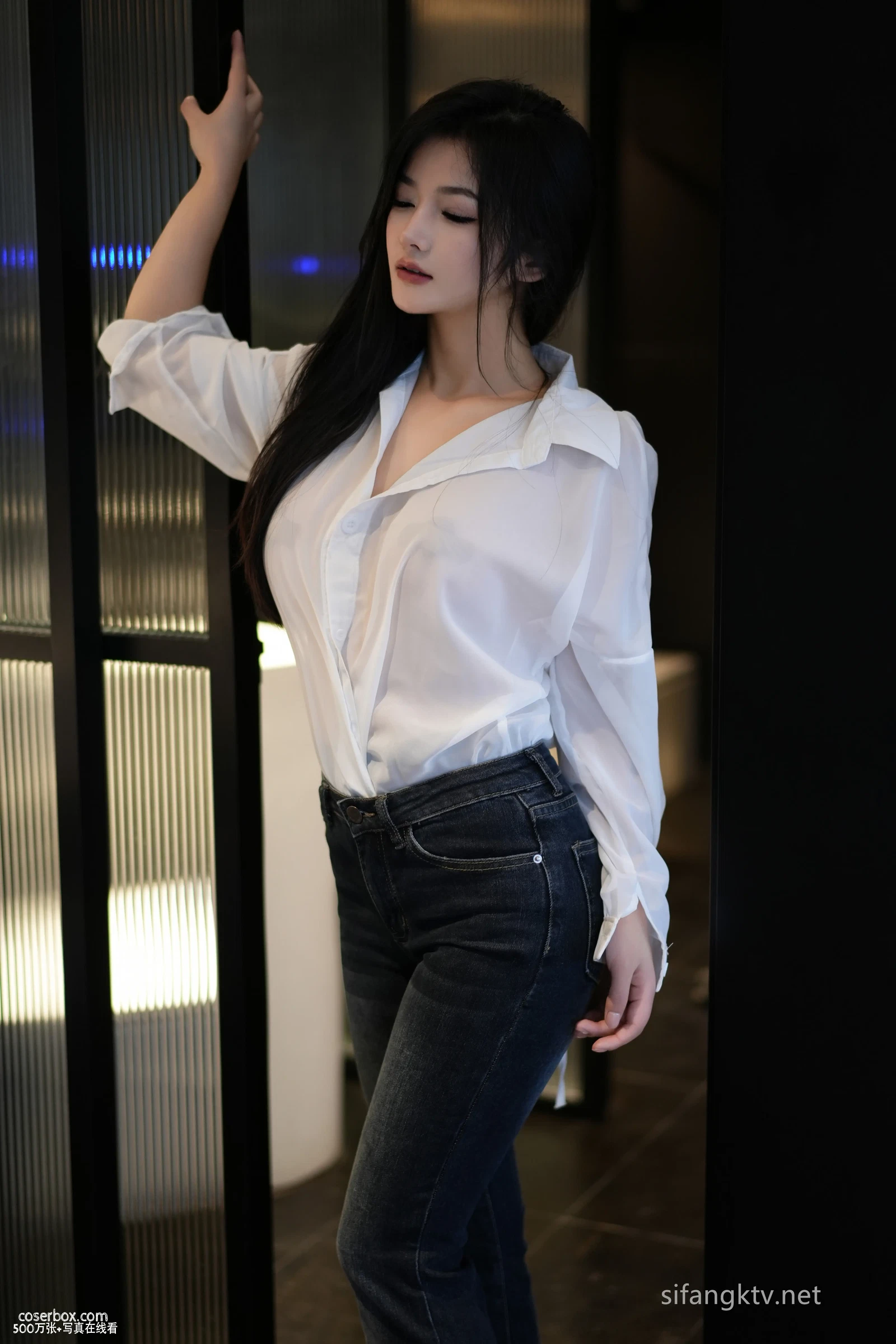 秀人网 谭小灵 2024.01.31 浴室湿身 定制视频空姐啪啪 无内透鲍 - 在线看可下载原图