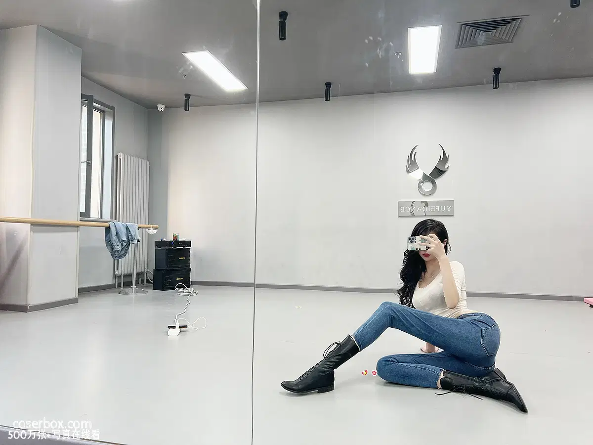 葛征 2024.02.02 内购私拍 教室里的秘密