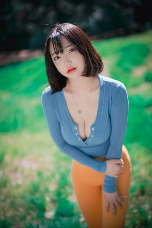 孙乐乐 손예은(孫樂樂) NO.006 [DJAWA] Naughty Trekking - 在线看可下载原图