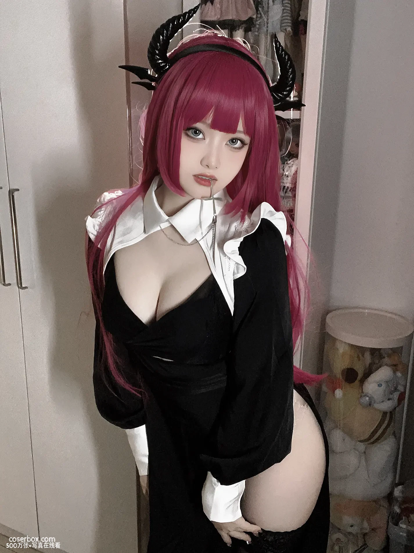 屿鱼 2024.06.03 Patreon 2024.03月 小恶魔自搭 - 在线看可下载原图