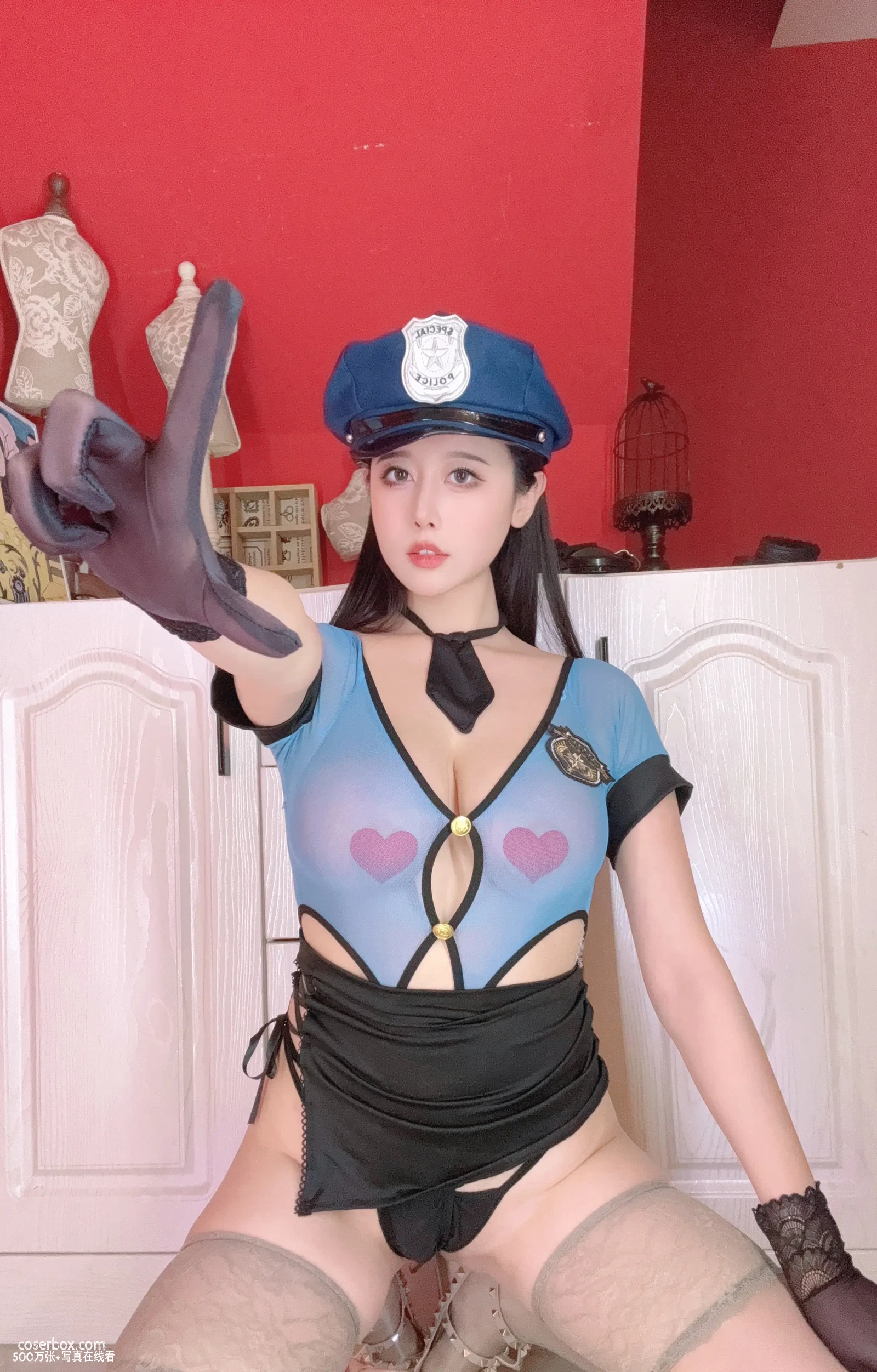 奈汐酱 2024.09.30 实习女警 - 在线看可下载原图