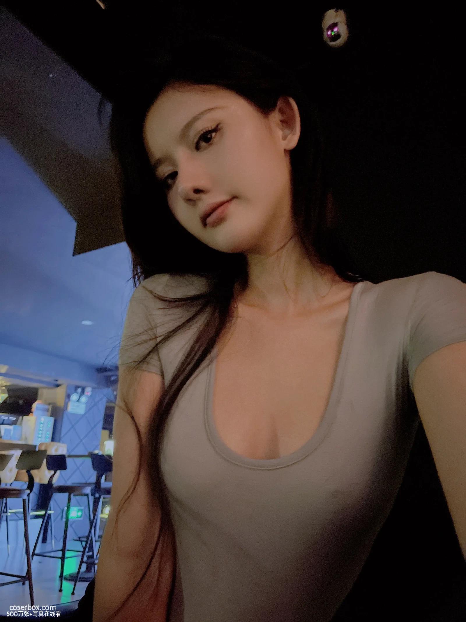 就是阿朱啊 2024.11.19 微密圈 咖啡店脱内衣 - 在线看可下载原图