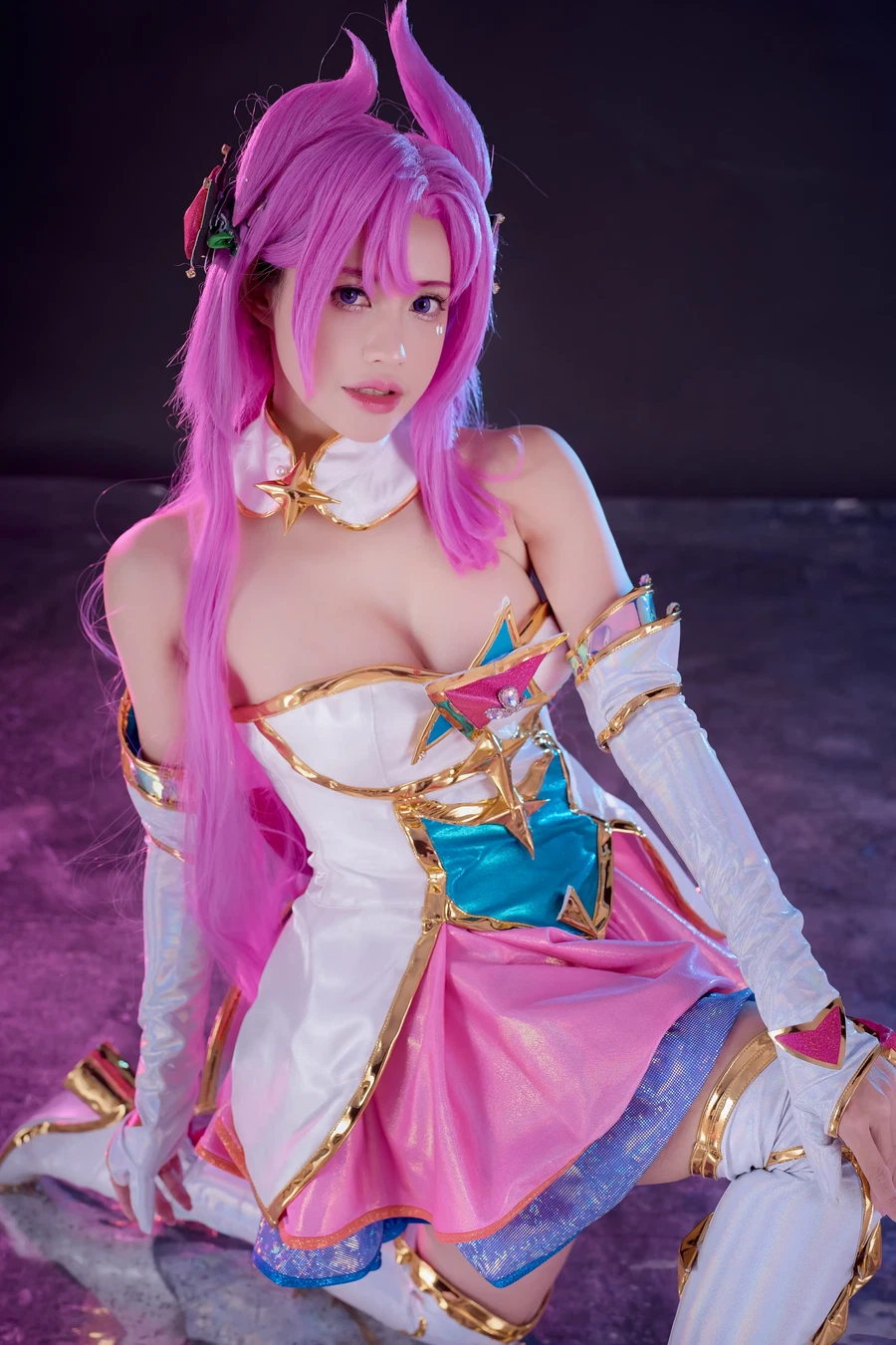 ZinieQ 2024.12.12 League of Legends - 在线看可下载原图