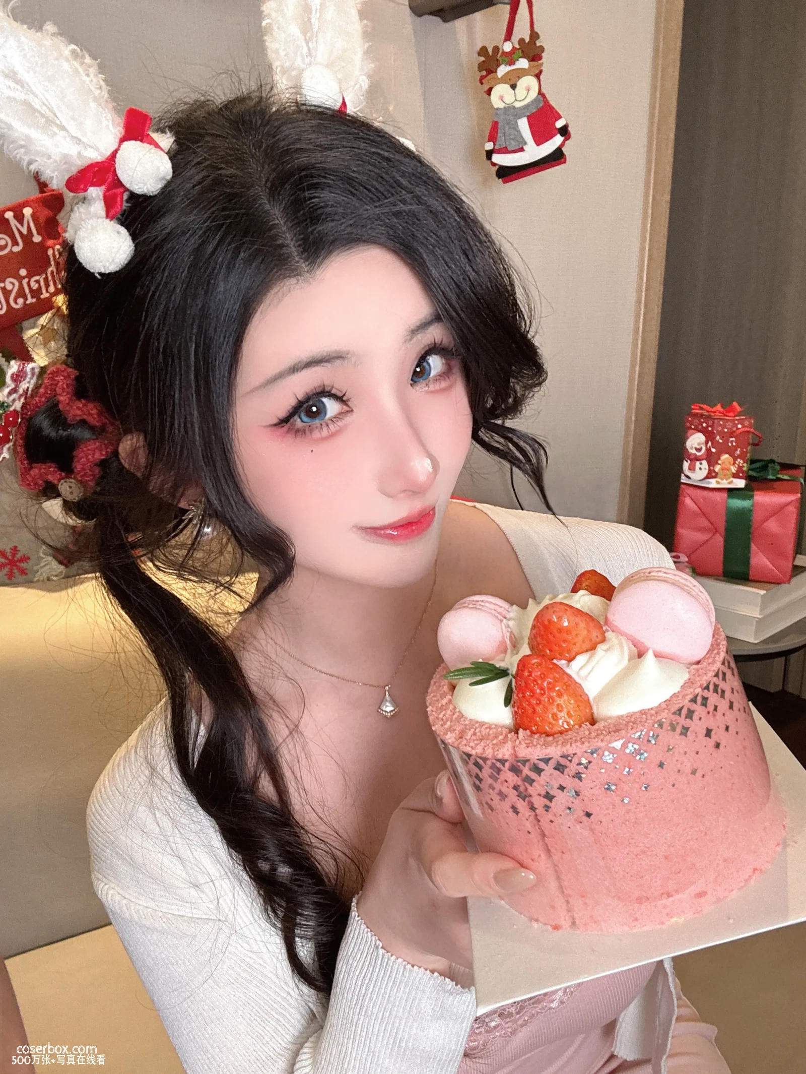Rioko凉凉子(肉扣热热子) 2025.02.18 圣诞草莓蛋糕（免 115 下载） - 在线看可下载原图