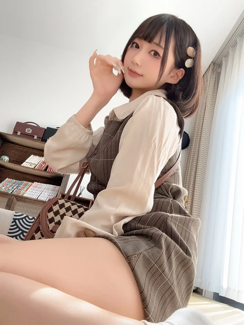 NAGISA魔物喵 2025.04.23 Fantia 2025年1月1000日元订阅 2 - 在线看可下载原图