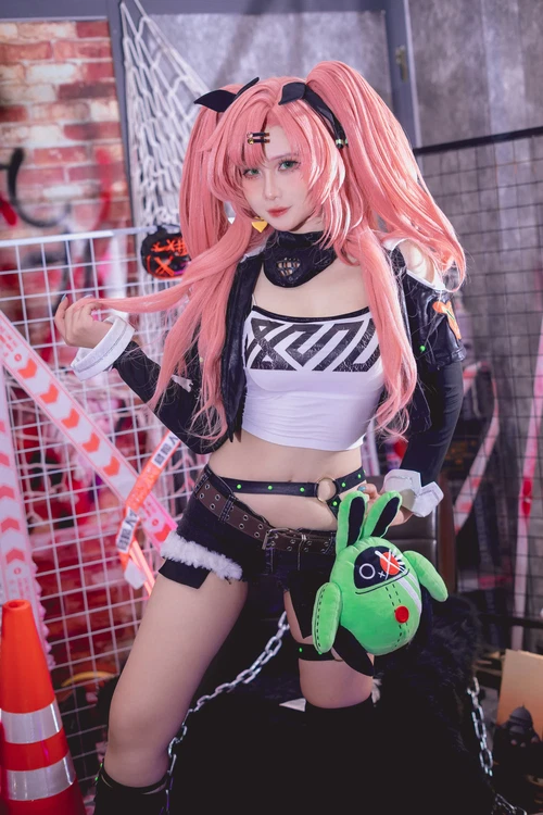 Pyon Lay 2025.05.11 Nicole Demara - 在线看可下载原图