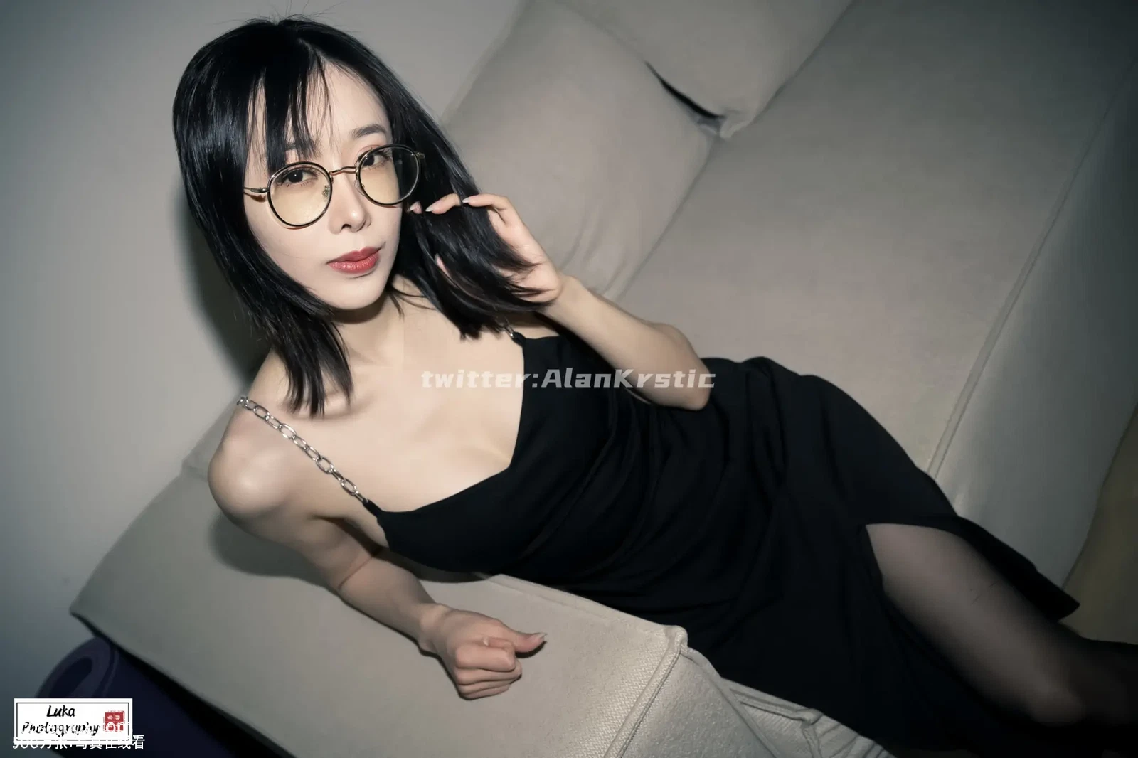 宝宝甜 2025.06.15 内购私拍 黑色礼服 - 在线看可下载原图
