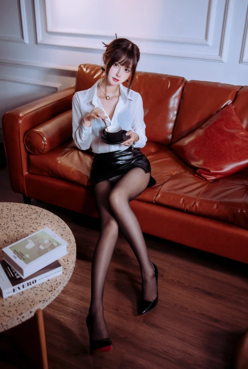 羽生三未 2025.07.19 半透ol - 在线看可下载原图