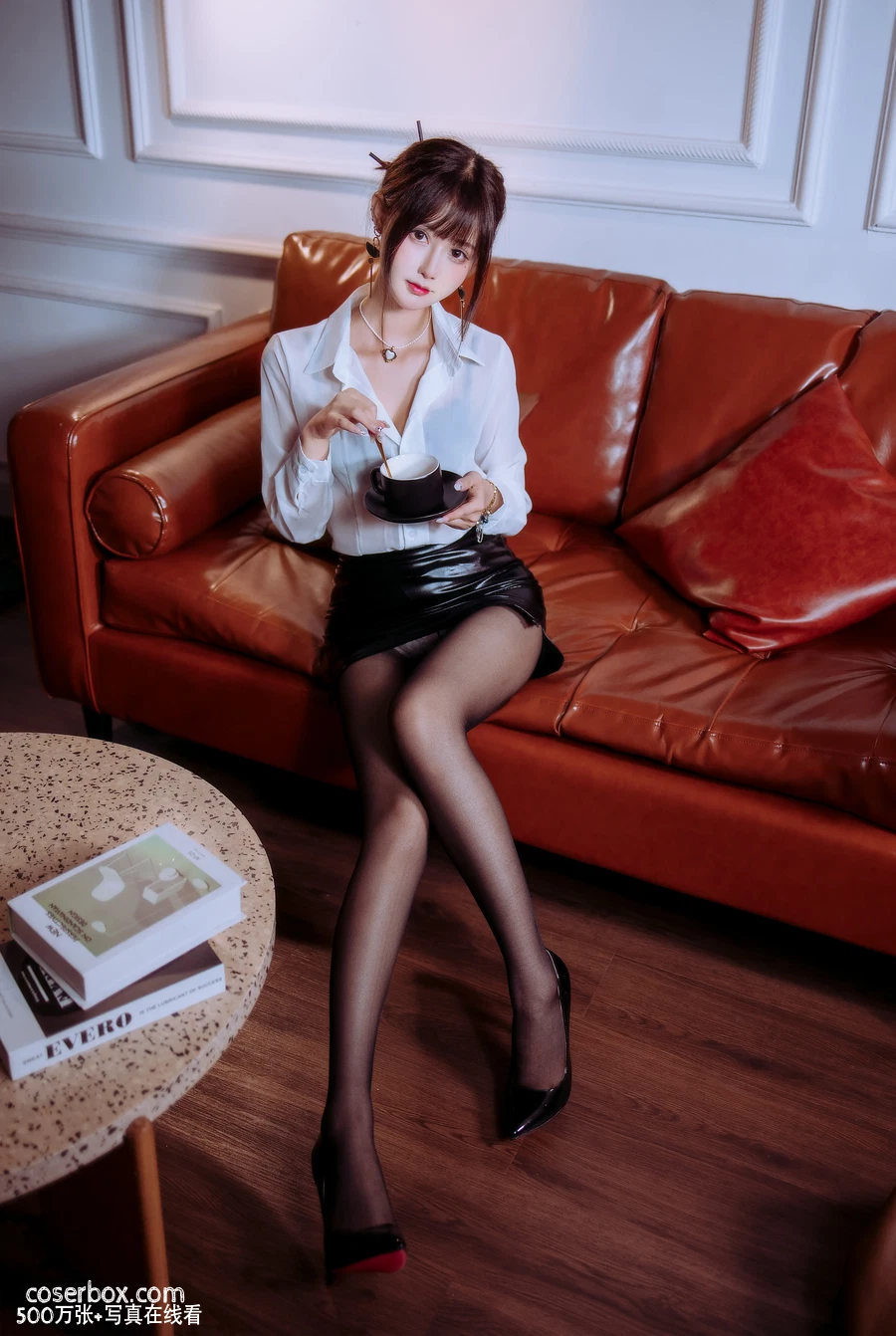 羽生三未 2025.07.19 半透ol - 在线看可下载原图