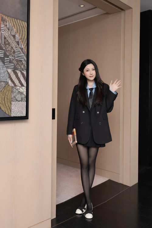 鱼子酱Fish 番外 2025.08.09 内购私拍 校园少女 - 在线看可下载原图