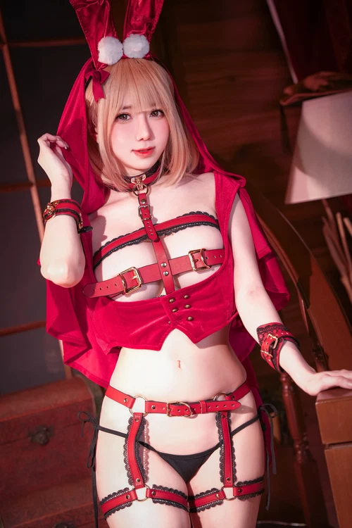 Sally Dorasnow 2025.09.30 Red Riding Hood 血红帽 - 在线看可下载原图