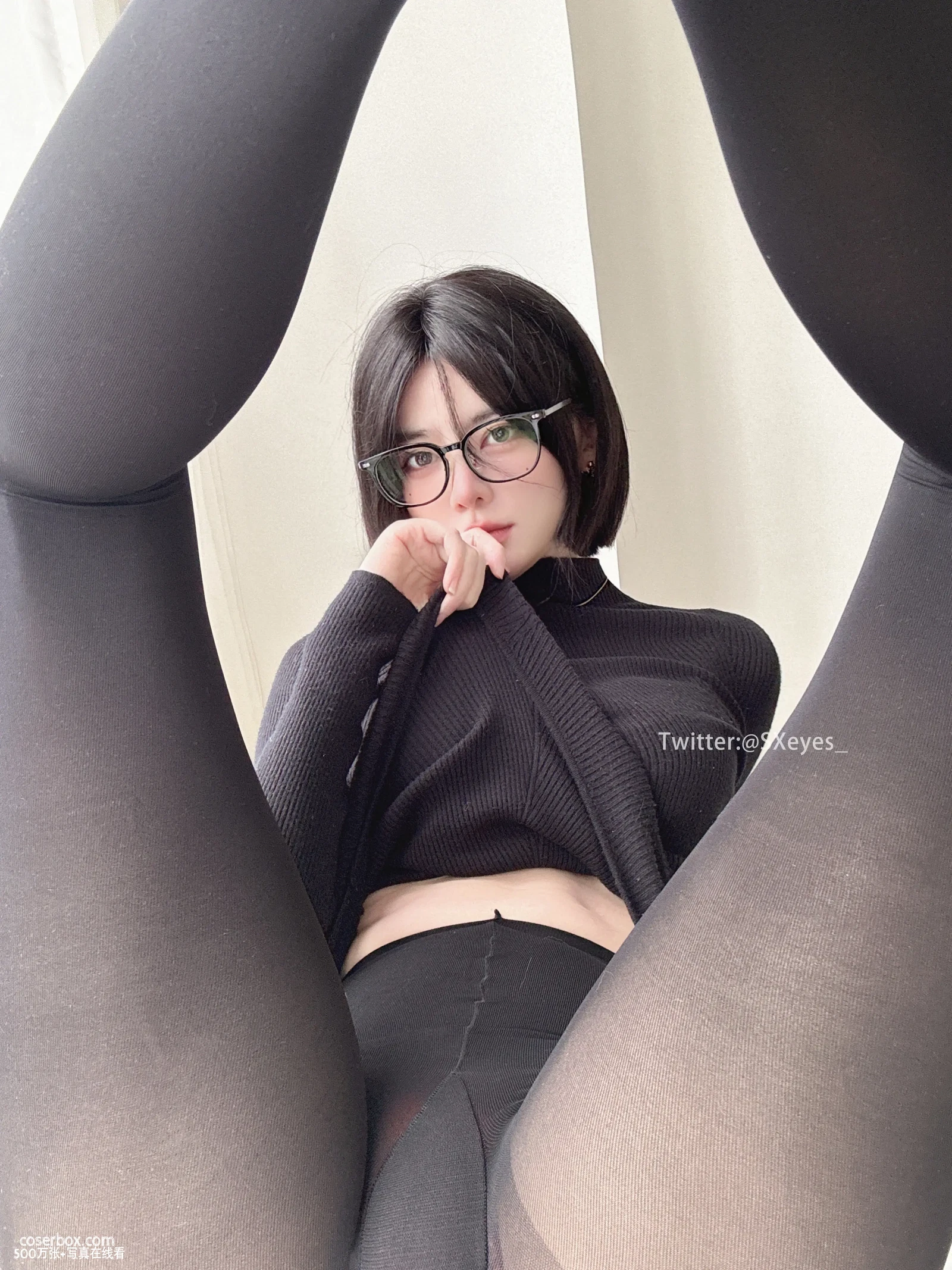 眼酱大魔王w 2025.11.17 24年贺图 黑红 - 在线看可下载原图