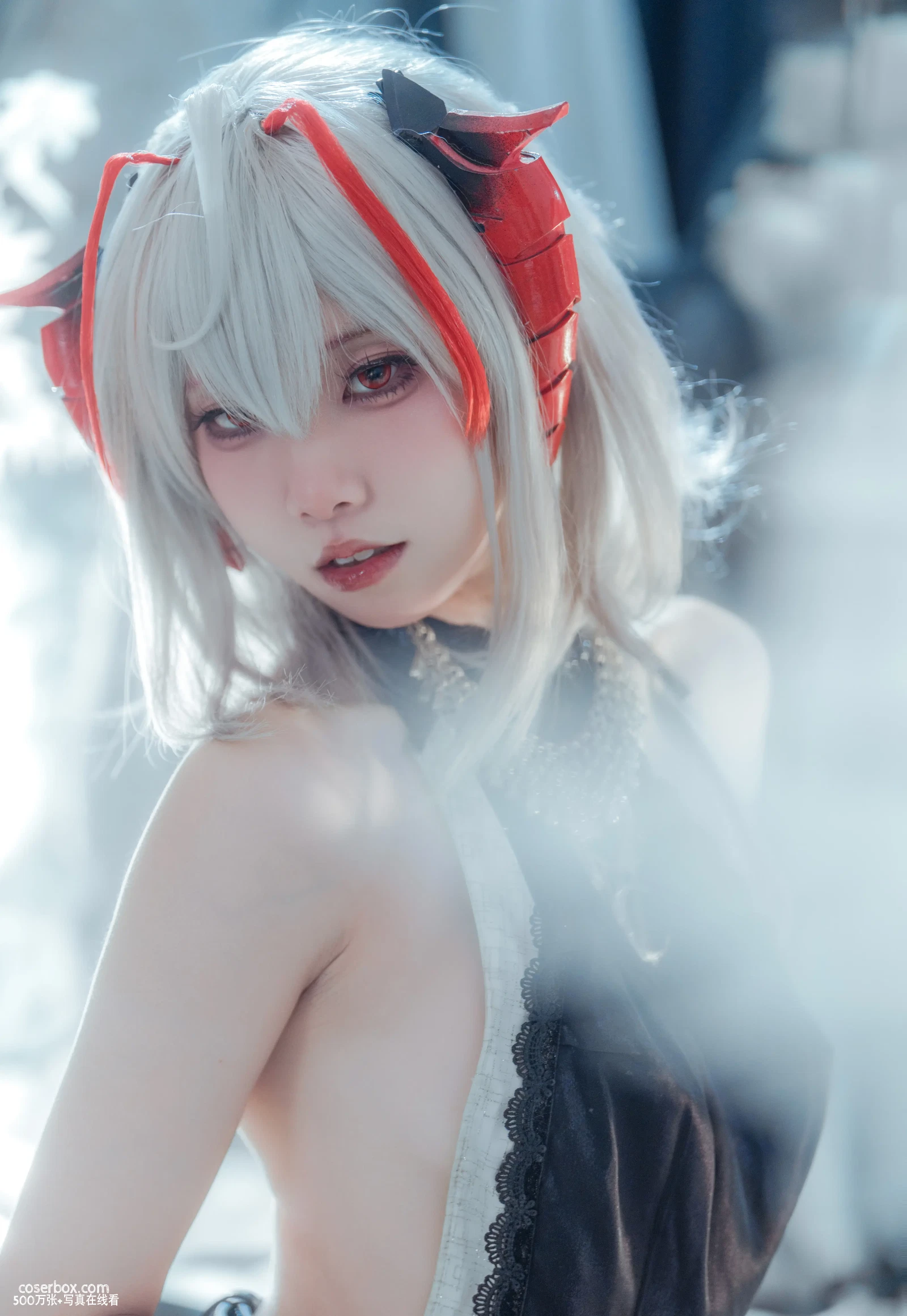 纸悦Etsu_ko 2025.11.30 明日方舟 W一周年礼服ver - 在线看可下载原图