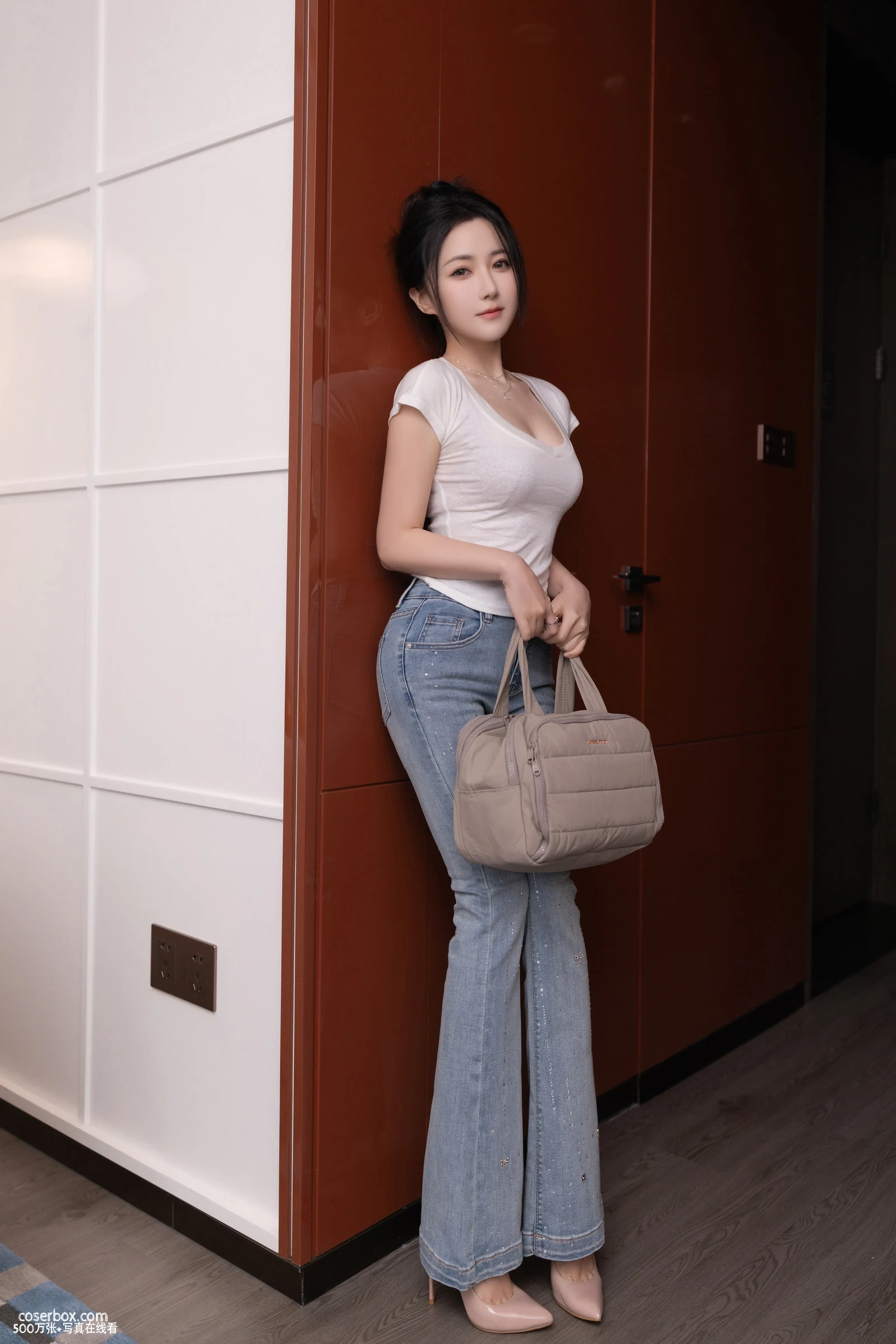 鱼子酱Fish 2025.12.06 内购私拍 借宿 - 在线看可下载原图