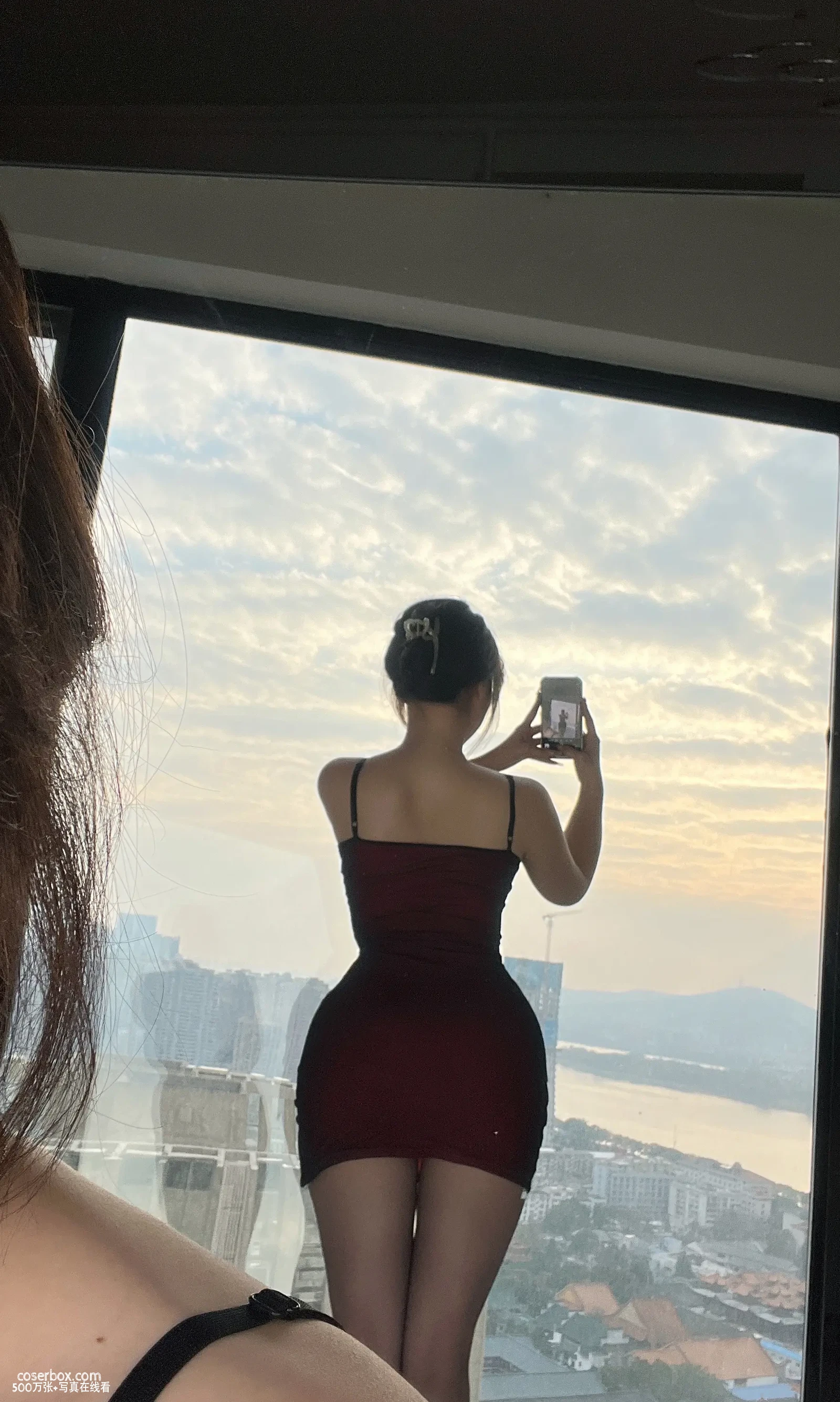 安妮yoo 2025.12.08 酒红丝袜裙 - 在线看可下载原图