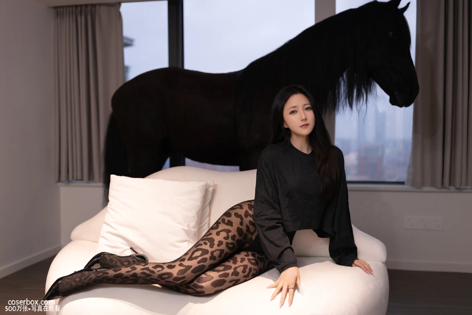 鱼子酱Fish 番外 2025.12.10 内购私拍 性感的丝 - 在线看可下载原图