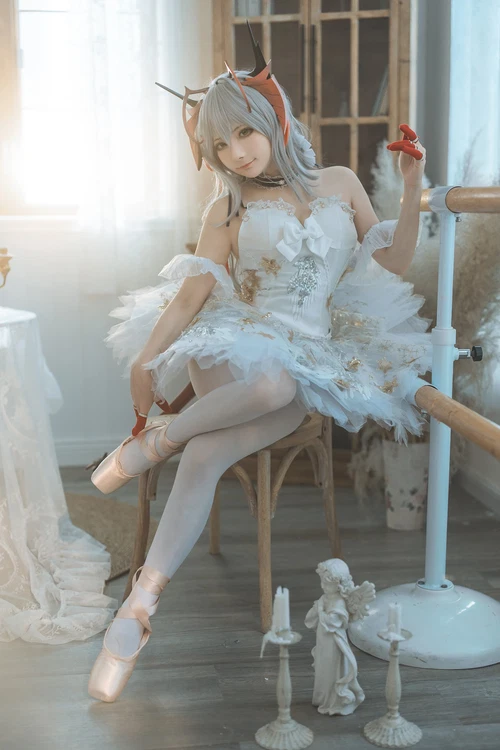 是三不是世w 2025.12.24 明日方舟 W 芭蕾 - 在线看可下载原图