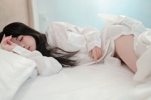 Bangni邦尼 2025.12.26 男友衬衣 - 在线看可下载原图